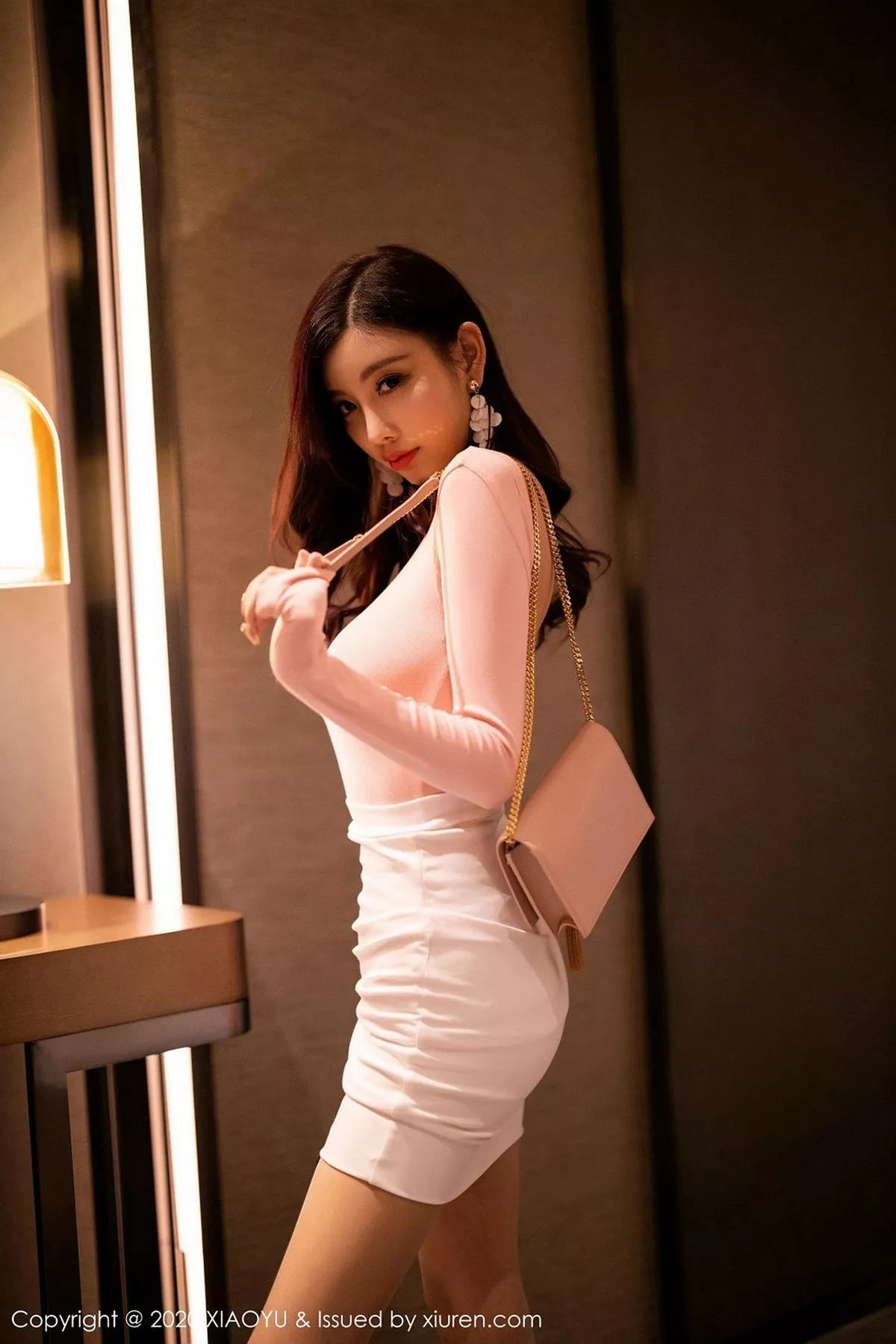 秀人集.com_[XiaoYu画语界]Vol.310_女神杨晨晨sugar真空粉色露背上衣秀美乳激凸撩人诱惑写真72P