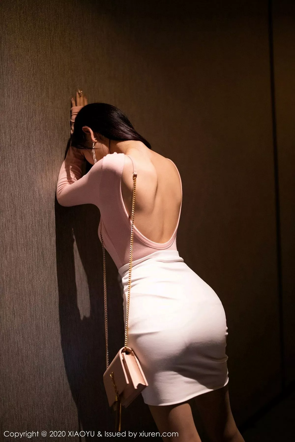 秀人集.com_[XiaoYu画语界]Vol.310_女神杨晨晨sugar真空粉色露背上衣秀美乳激凸撩人诱惑写真72P