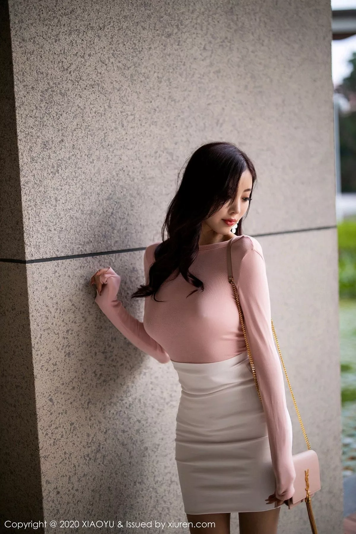 秀人集.com_[XiaoYu画语界]Vol.310_女神杨晨晨sugar真空粉色露背上衣秀美乳激凸撩人诱惑写真72P