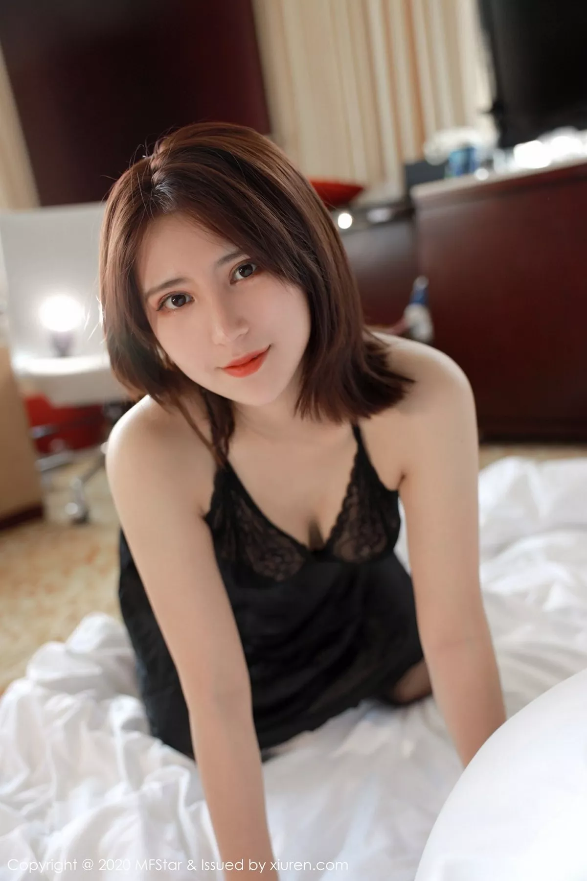 秀人集.com_[MFStar模范学院]Vol.336_嫩模久久Aimee私房无内黑丝裤袜半脱露翘臀极致诱惑写真46P