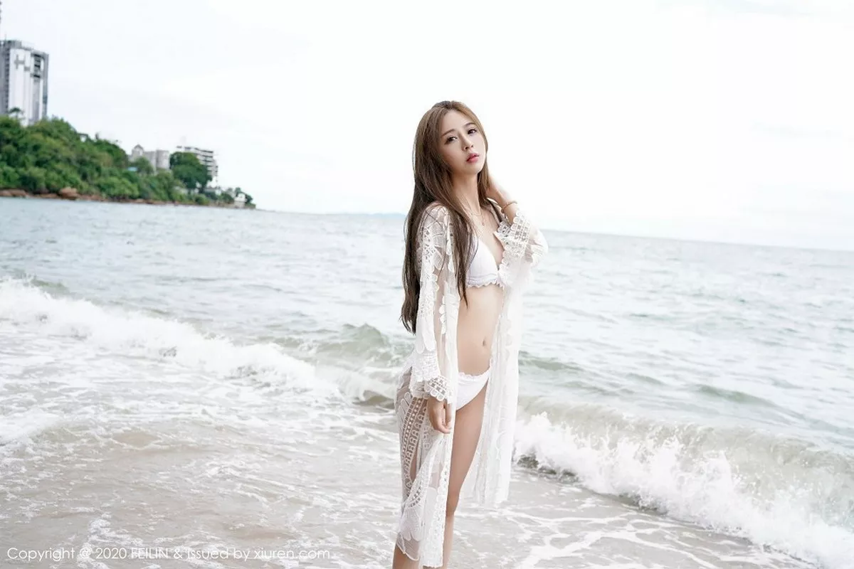 秀人集.com_[FeiLin嗲囡囡]VOL.234_嫩模luna张静燕沙滩黄色比基尼+泳池白色比基尼诱惑写真104P