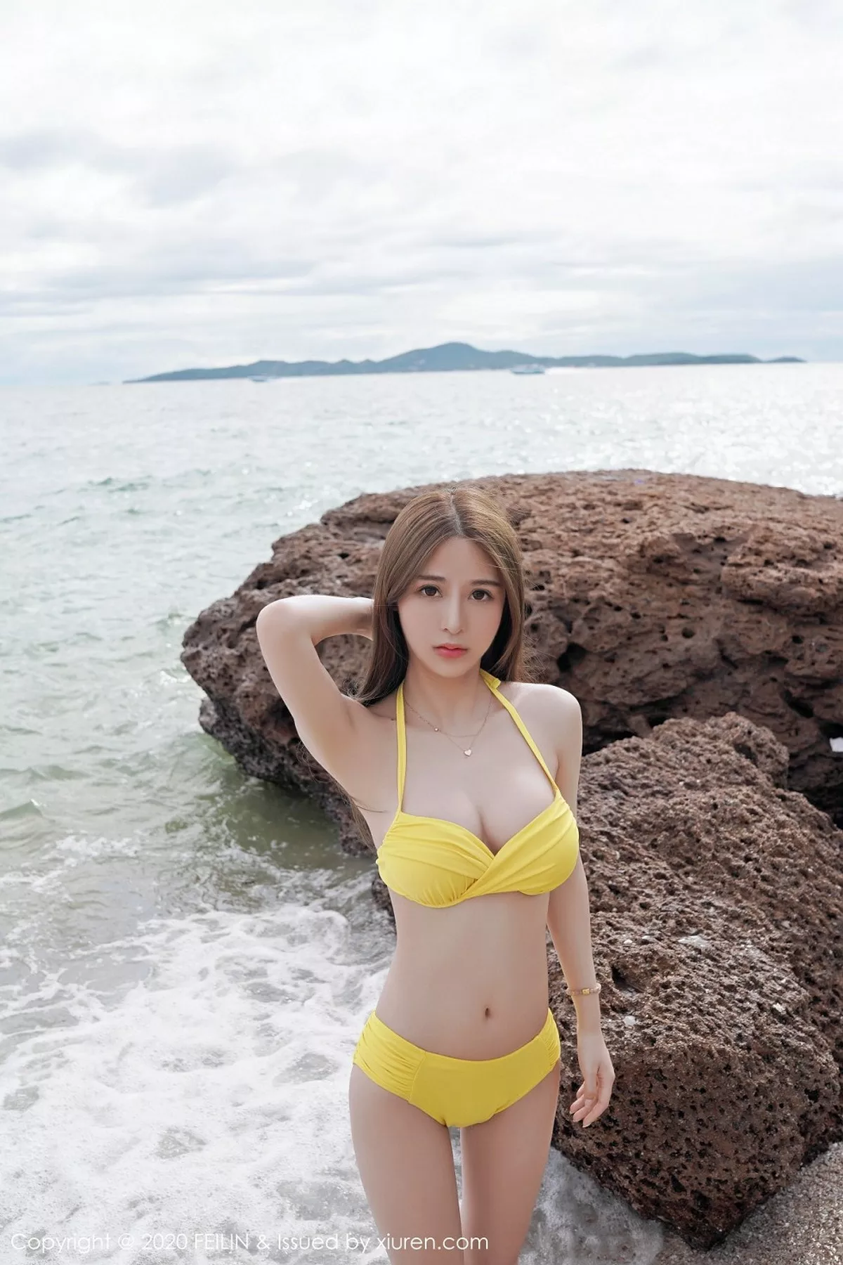 秀人集.com_[FeiLin嗲囡囡]VOL.234_嫩模luna张静燕沙滩黄色比基尼+泳池白色比基尼诱惑写真104P