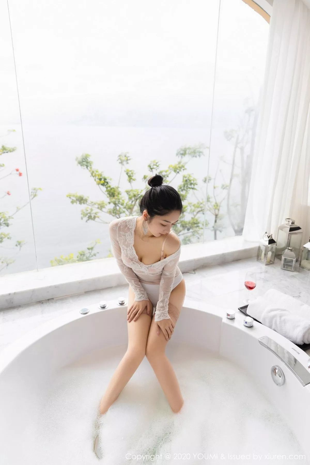 秀人集.com_[YouMi尤蜜荟]Vol.478_女神Angela小热巴大理旅拍浴室薄纱内衣湿身撩人诱惑写真79P