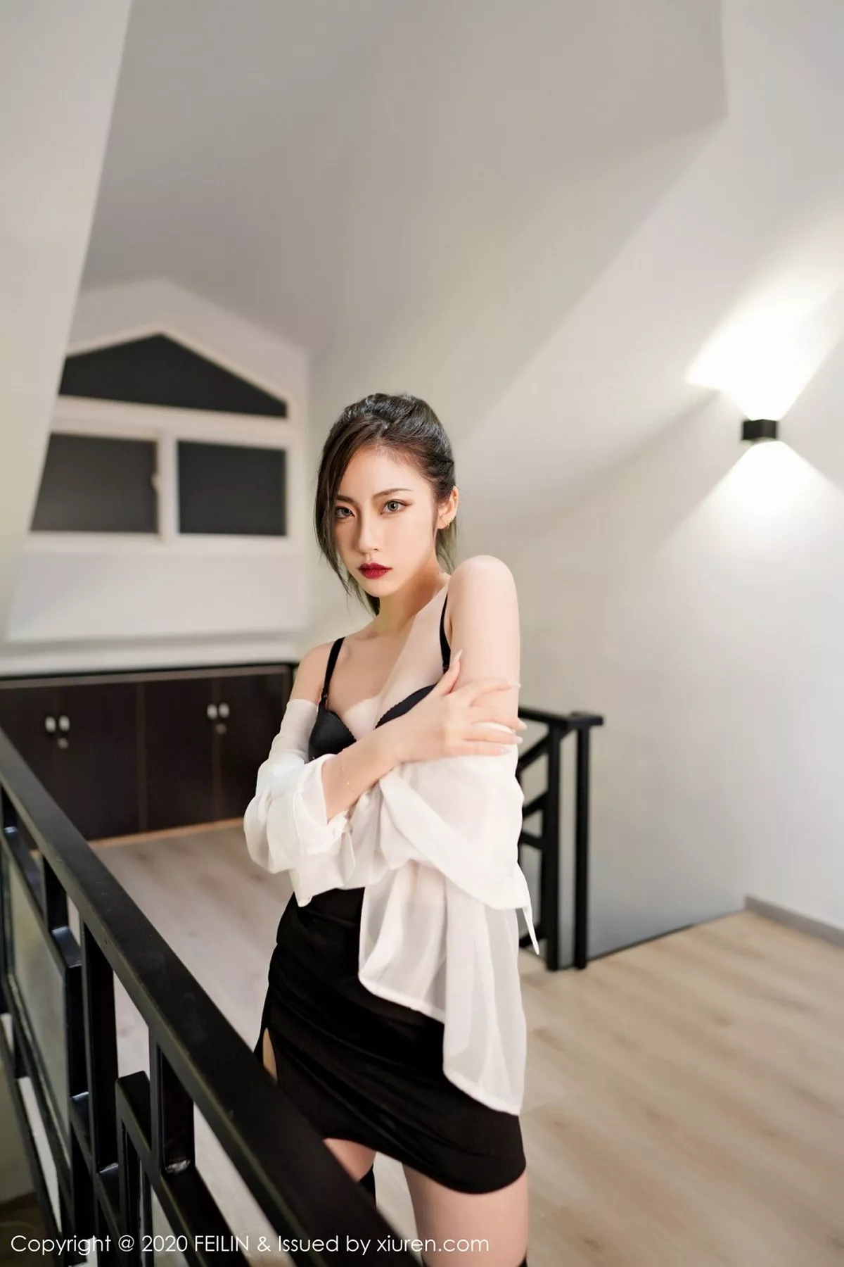 秀人集.com_[FeiLin嗲囡囡]VOL.235_嫩模贾诗晗私房猫耳绒毛内衣装配黑丝袜极致魅惑写真94P