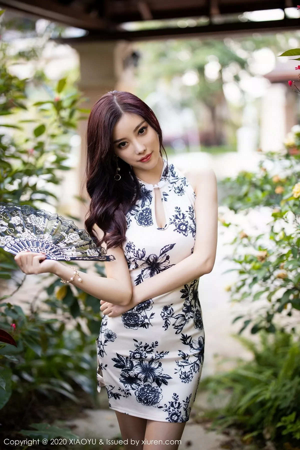 秀人集.com_[XiaoYu画语界]Vol.318_女神杨晨晨sugar素雅旗袍装配肉丝裤袜秀迷人身材性感写真98P