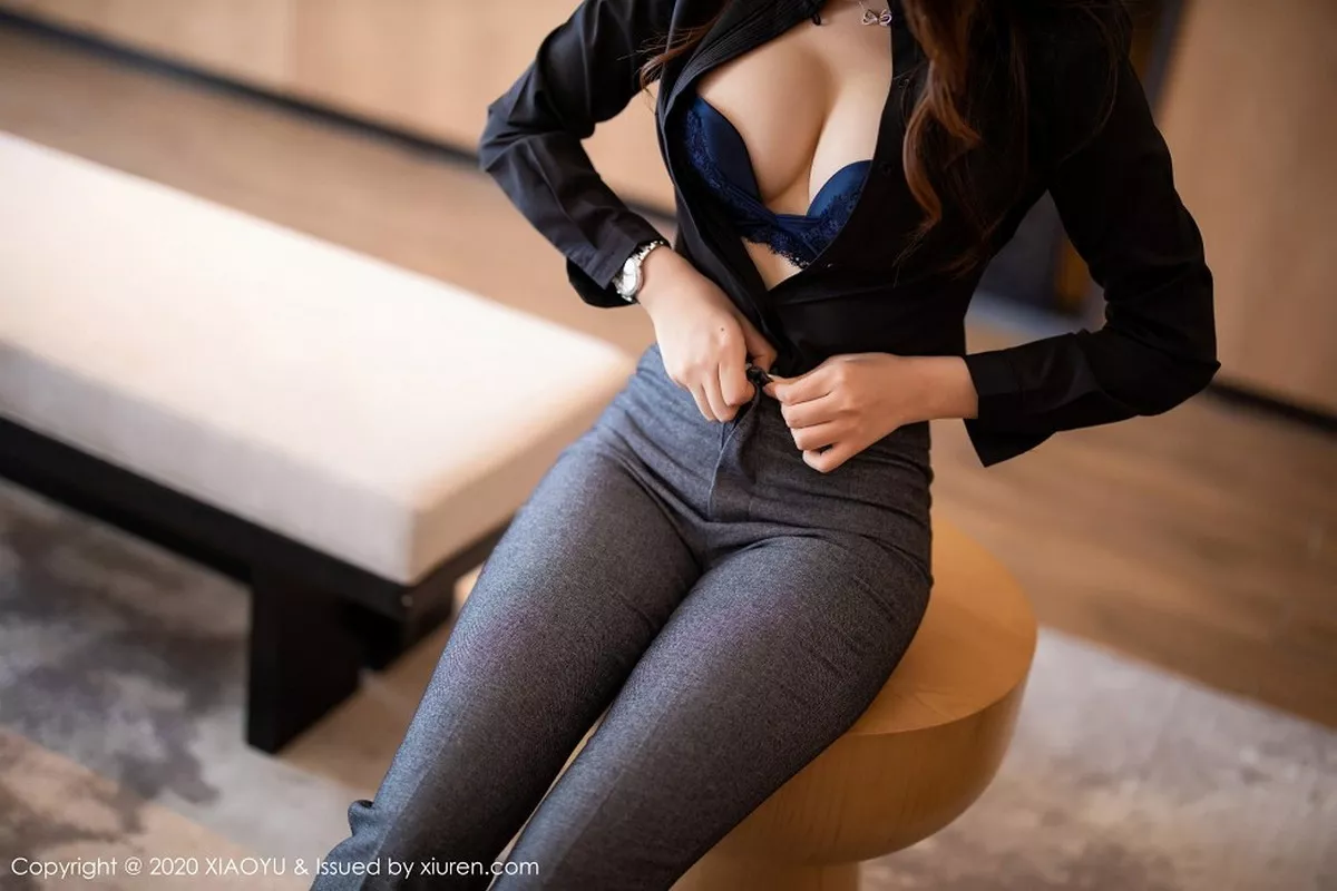 秀人集.com_[XiaoYu画语界]Vol.319_女神芝芝Booty阳朔旅拍职场制服主题露吊带黑丝袜撩人诱惑写真96P