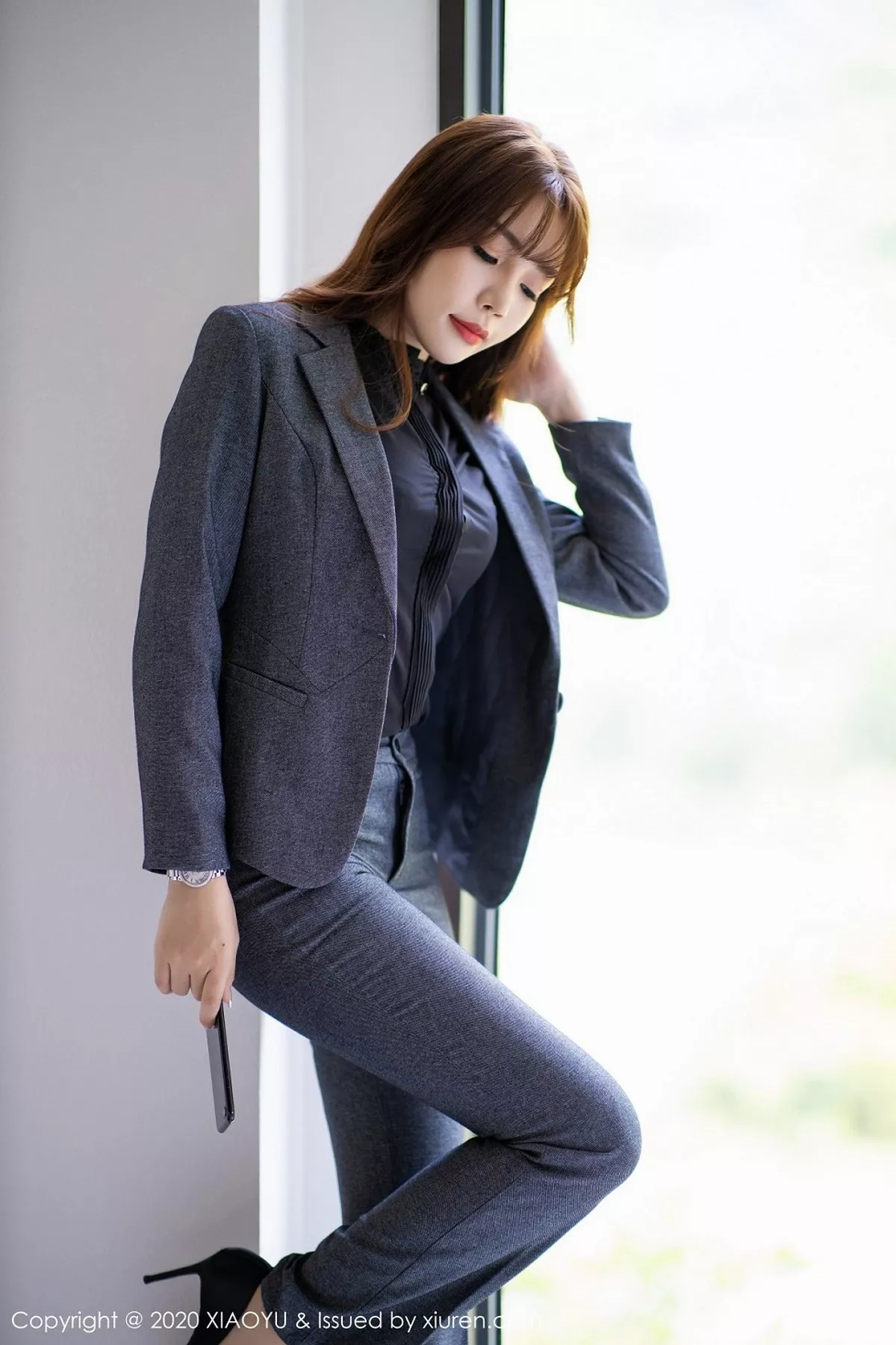 秀人集.com_[XiaoYu画语界]Vol.319_女神芝芝Booty阳朔旅拍职场制服主题露吊带黑丝袜撩人诱惑写真96P