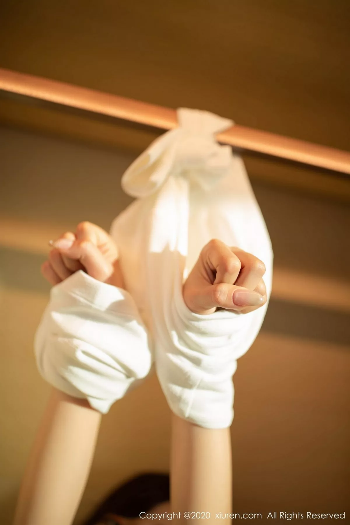 秀人集.com_[XiuRen秀人网]No.2296_嫩模陈小喵束缚衣橱主题私房超薄开档肉丝裤袜秀蕾丝内裤诱惑写真90P