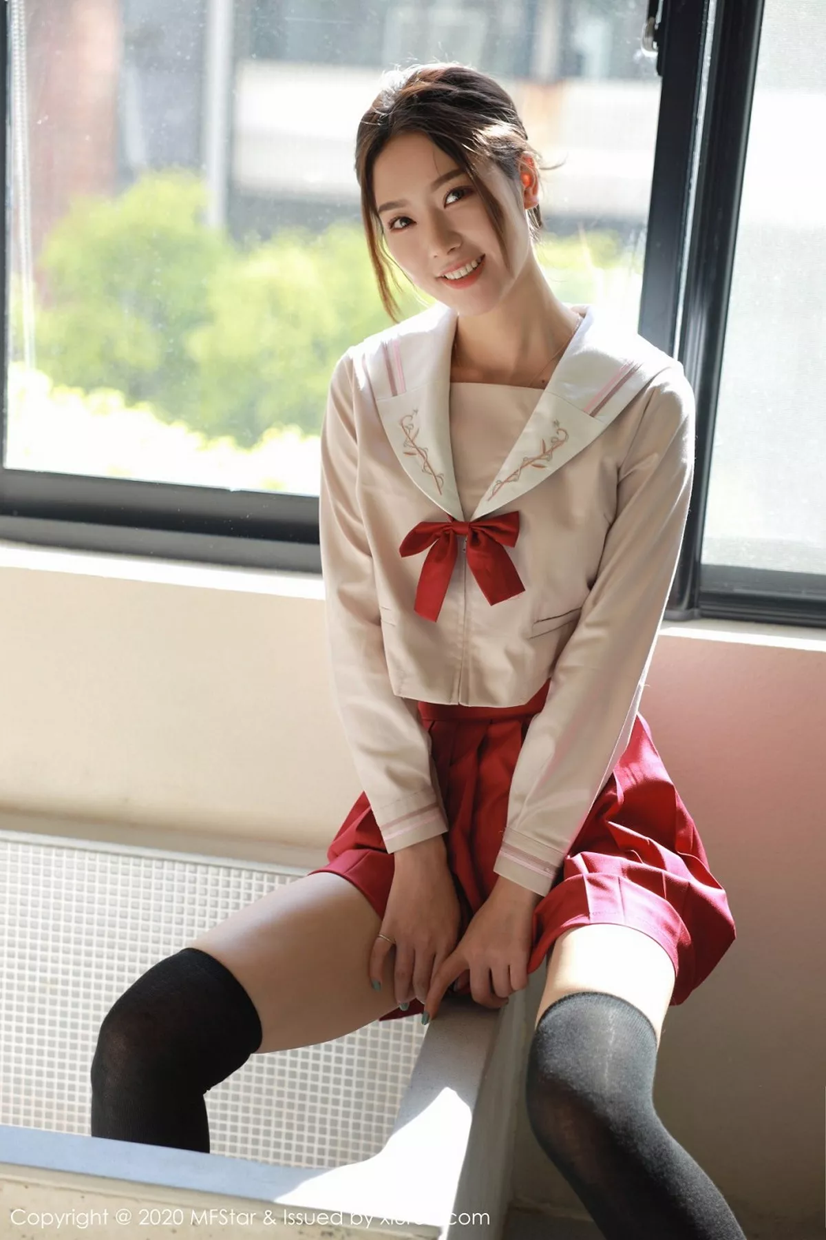 秀人集.com_[MFStar模范学院]Vol.340_嫩模方子萱私房经典JK制服主题红短裙配黑丝袜性感写真61P