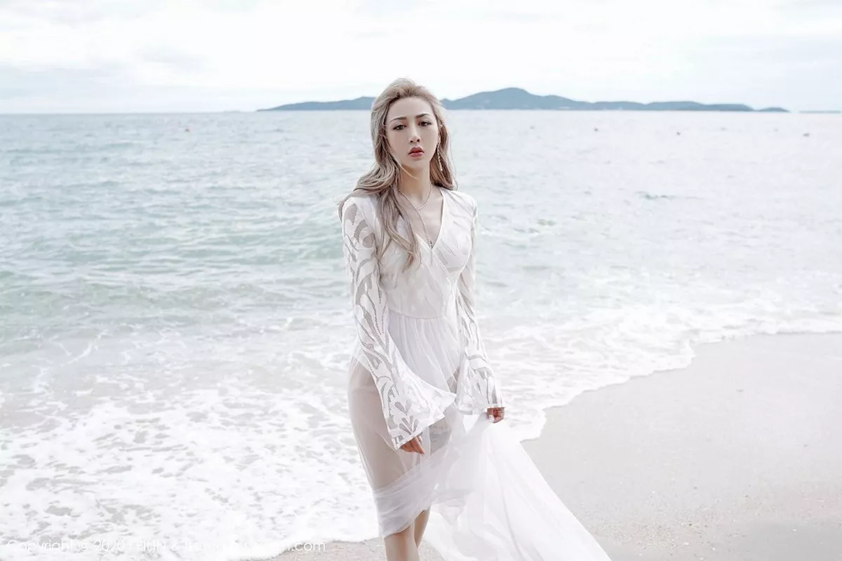 秀人集.com_[FeiLin嗲囡囡]VOL.236_嫩模晗大大Via私房黑色内衣+户外比基尼秀苗条身材性感写真106P