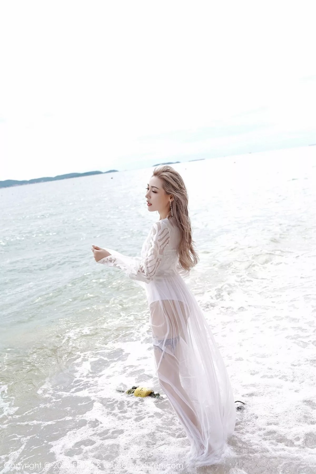 秀人集.com_[FeiLin嗲囡囡]VOL.236_嫩模晗大大Via私房黑色内衣+户外比基尼秀苗条身材性感写真106P