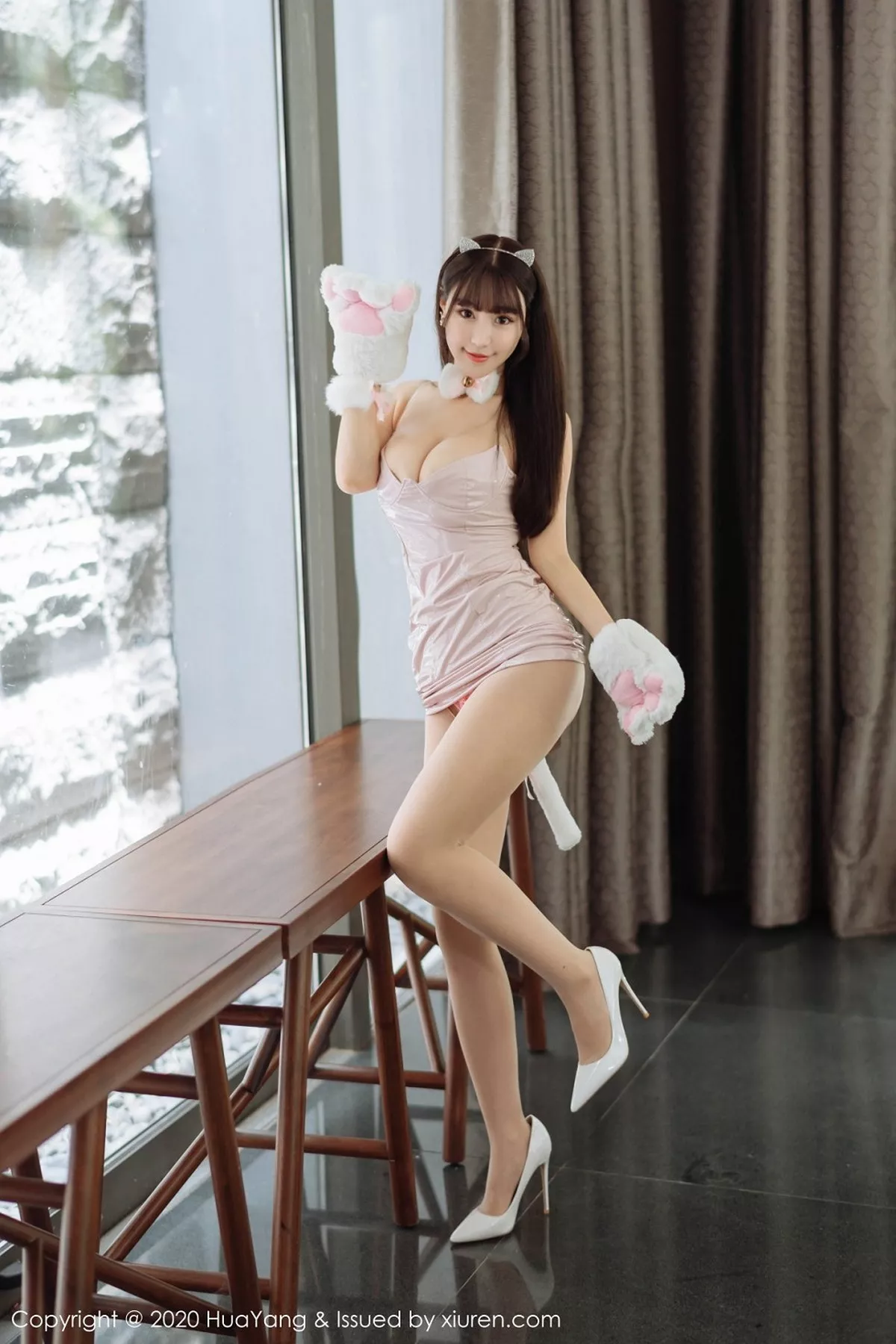 秀人集.com_[HuaYang花漾]Vol.251_女神朱可儿Flower三亚旅拍可爱猫咪装秀火辣身材诱惑写真50P