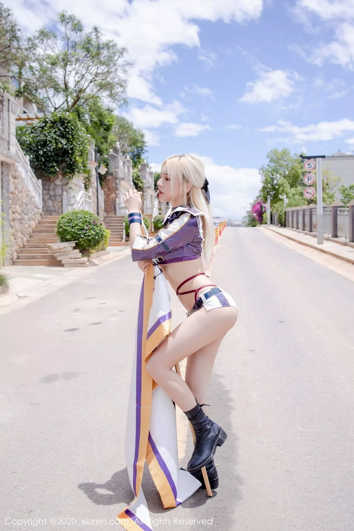 秀人集.com_[XiuRen秀人网]No.2308_嫩模淼淼小姐姐呀室外赛车女郎主题半脱制服露红色内衣诱惑写真36P