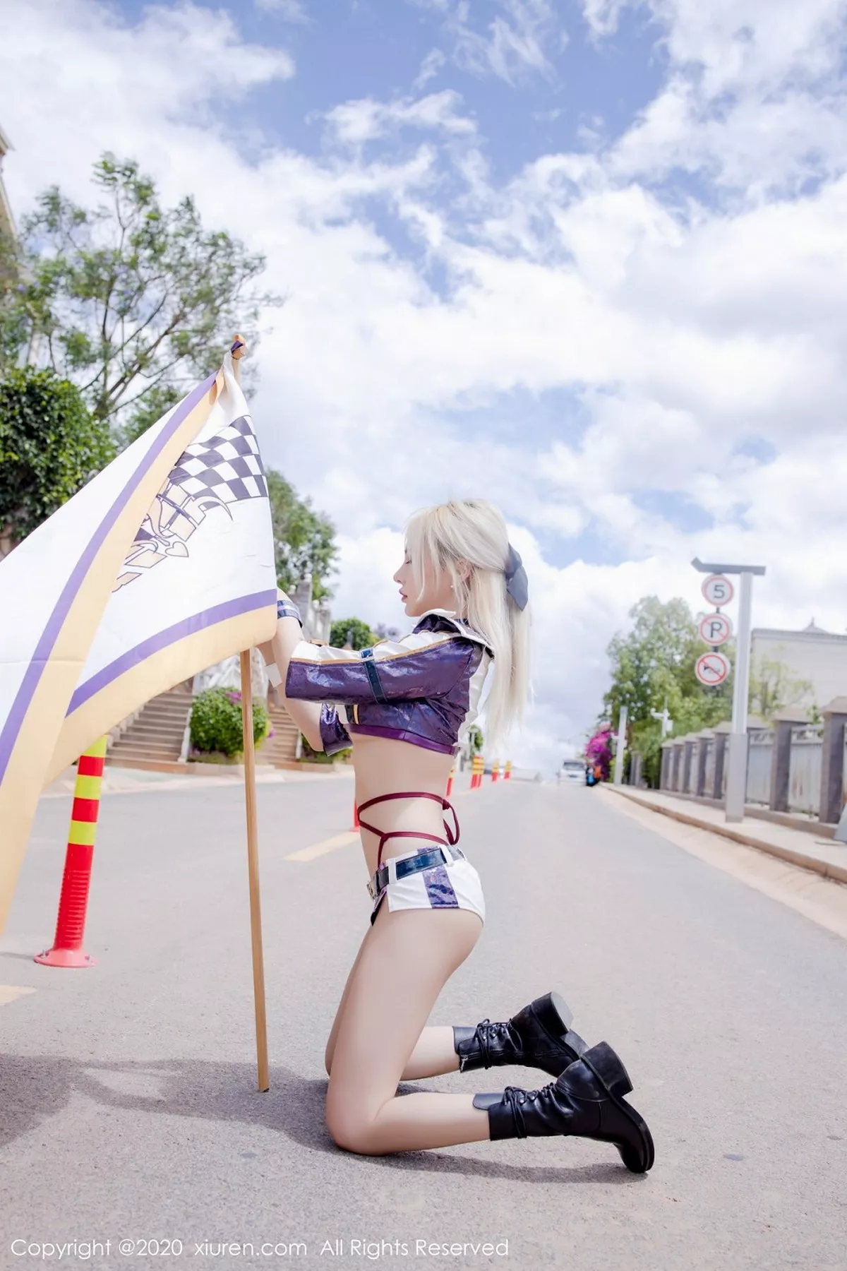 秀人集.com_[XiuRen秀人网]No.2308_嫩模淼淼小姐姐呀室外赛车女郎主题半脱制服露红色内衣诱惑写真36P