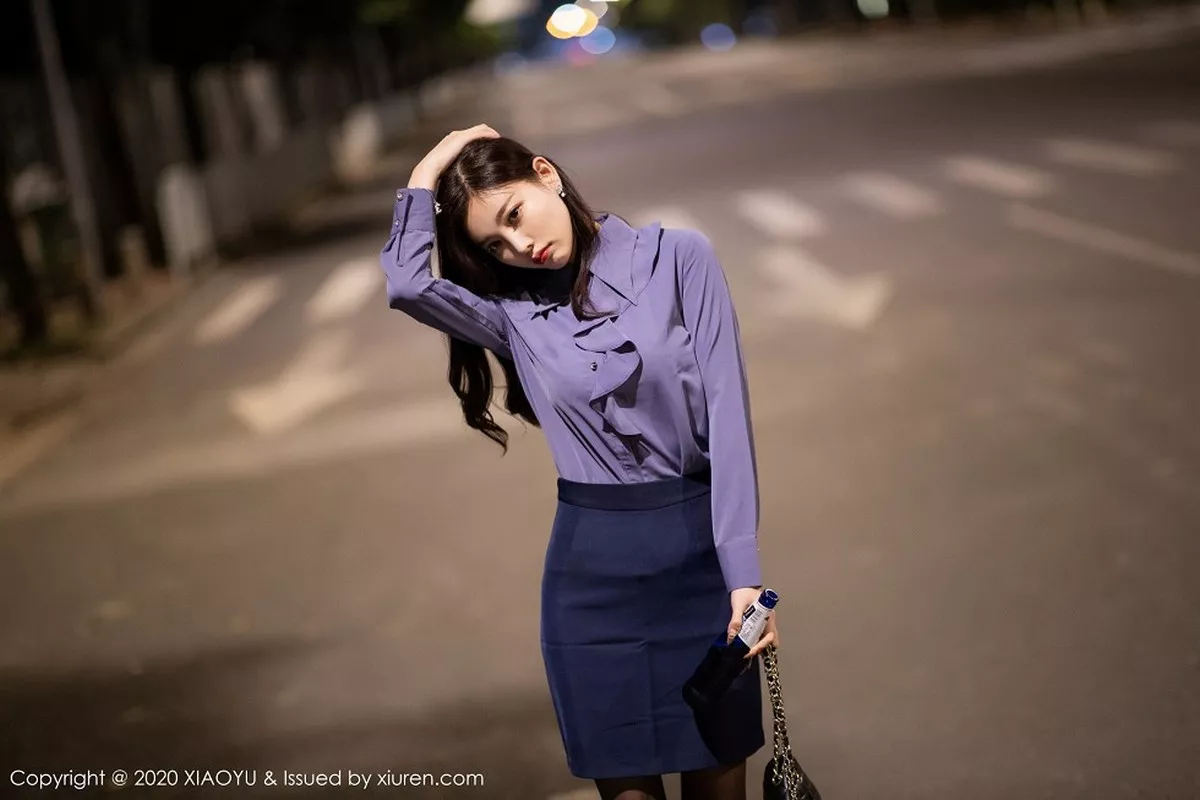 秀人集.com_[XiaoYu画语界]Vol.323_女神杨晨晨suga阳朔旅拍豪车内半脱露性感内衣完美诱惑写真87P