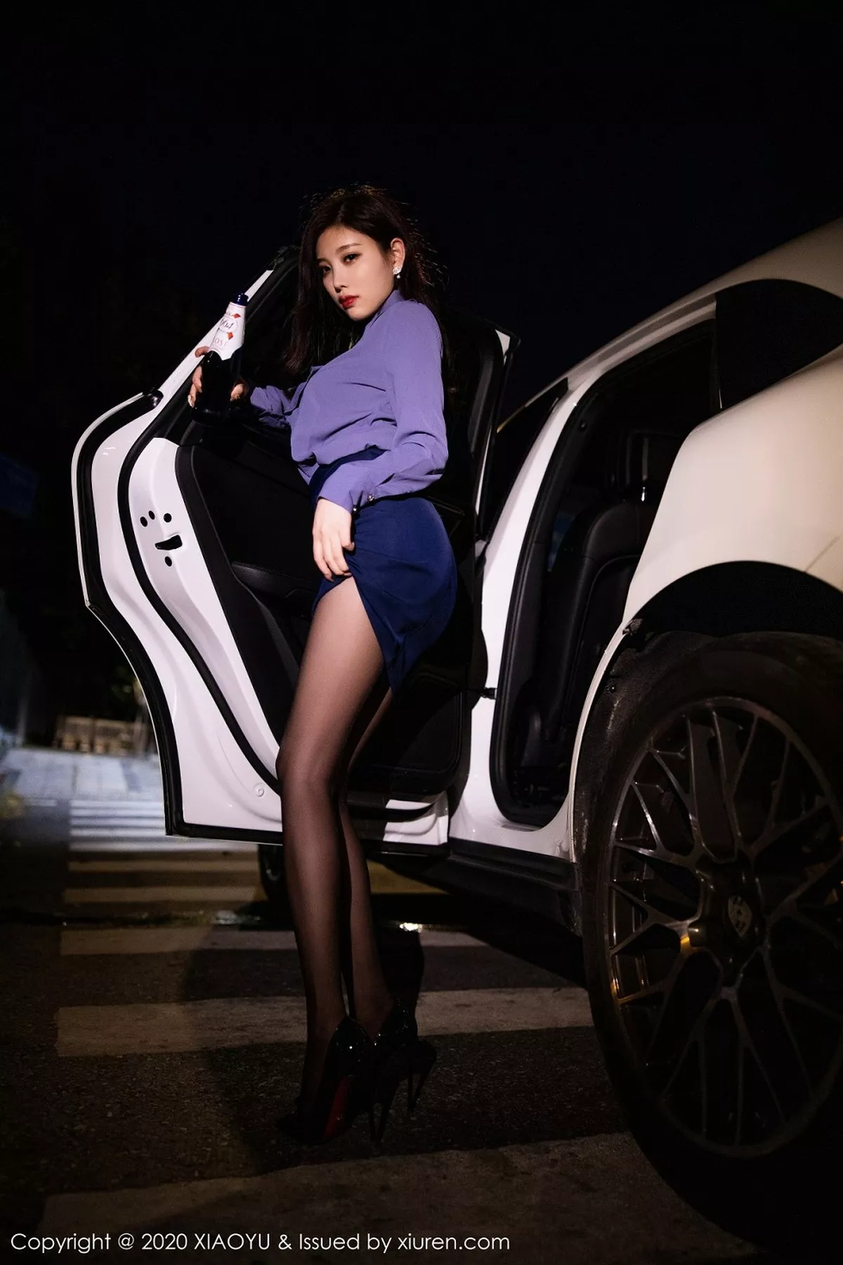 秀人集.com_[XiaoYu画语界]Vol.323_女神杨晨晨suga阳朔旅拍豪车内半脱露性感内衣完美诱惑写真87P