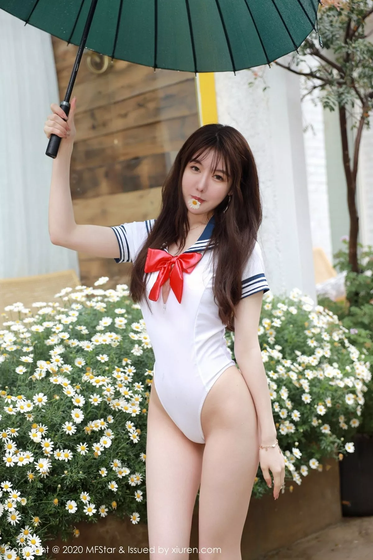 秀人集.com_[MFStar模范学院]Vol.344_嫩模薛琪琪sandy室外白色高叉连体衣秀完美身材诱惑写真59P