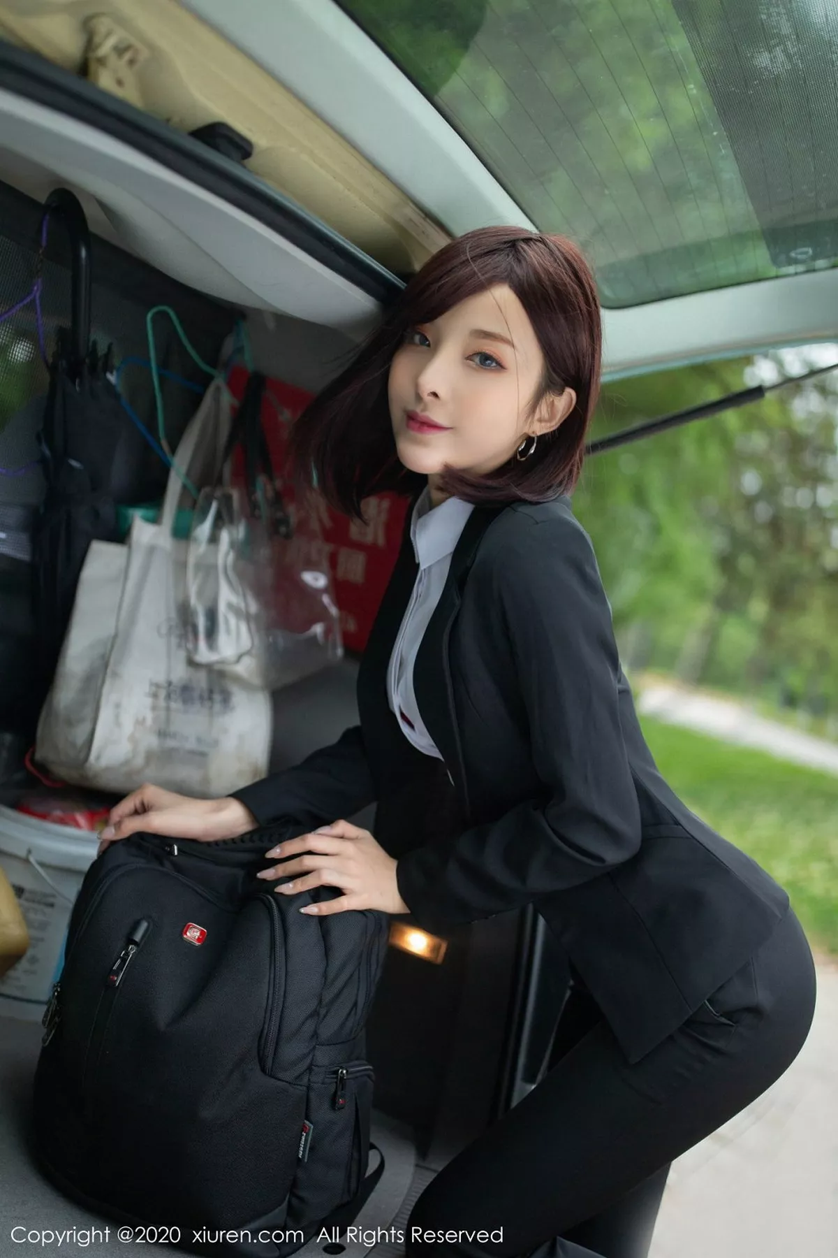 秀人集.com_[XiuRen秀人网]No.2322_嫩模陈小喵出租车司机主题车拍系列红色内衣配无内灰丝诱惑写真76P