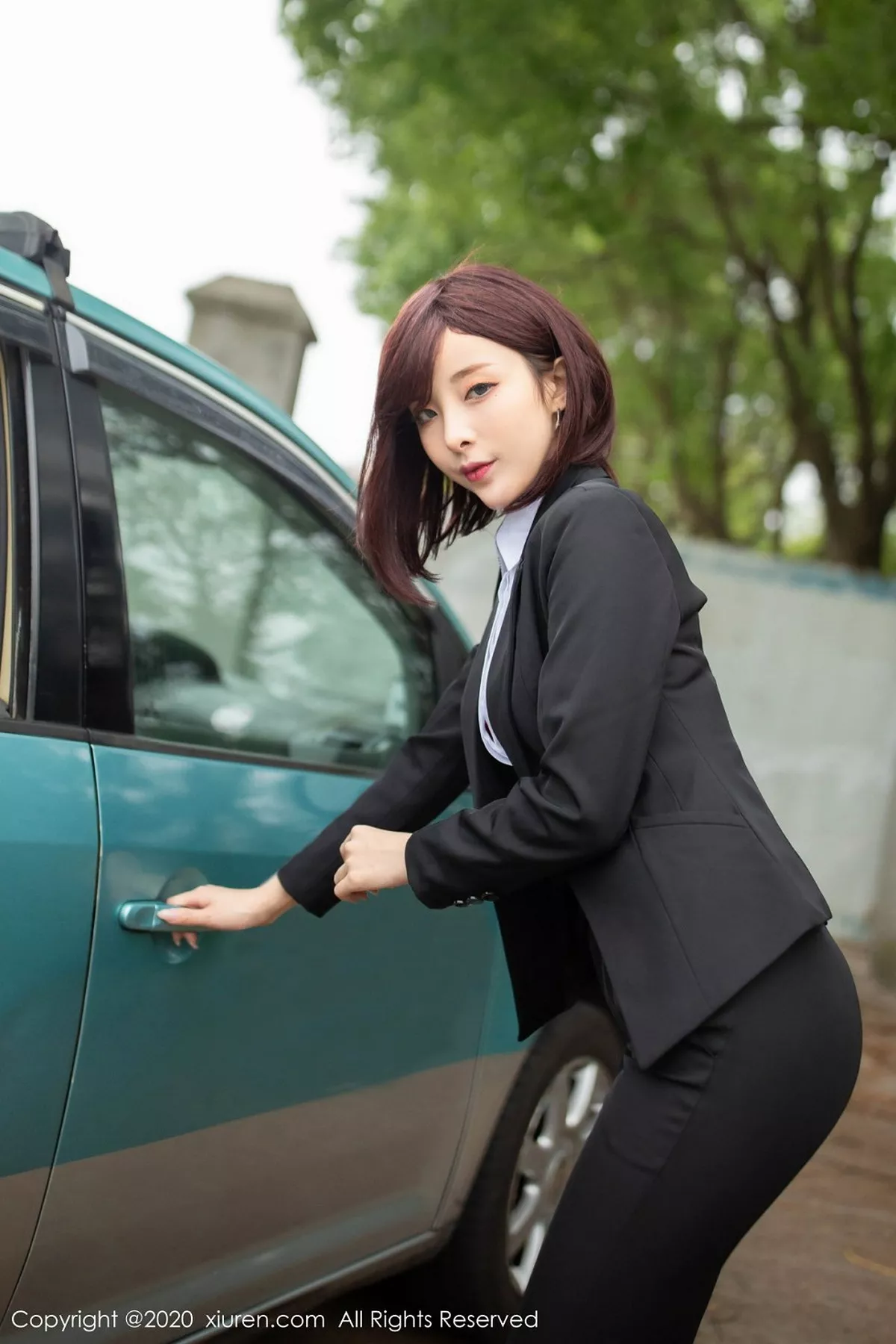 秀人集.com_[XiuRen秀人网]No.2322_嫩模陈小喵出租车司机主题车拍系列红色内衣配无内灰丝诱惑写真76P