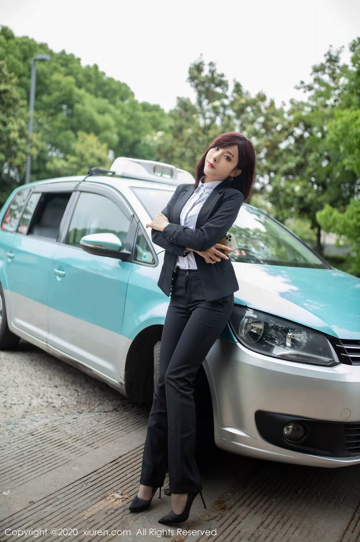 秀人集.com_[XiuRen秀人网]No.2322_嫩模陈小喵出租车司机主题车拍系列红色内衣配无内灰丝诱惑写真76P