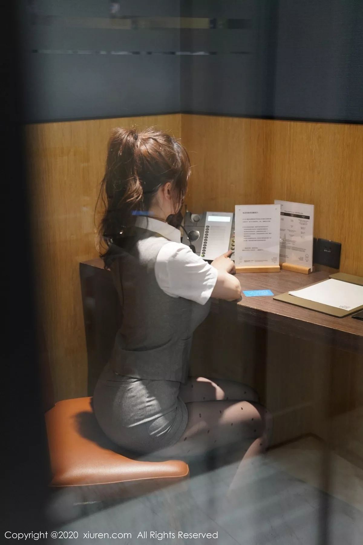 秀人集.com_[XiuRen秀人网]No.2326_女神糯美子Mini办公室职场制服主题超薄黑丝裤袜完美诱惑写真86P