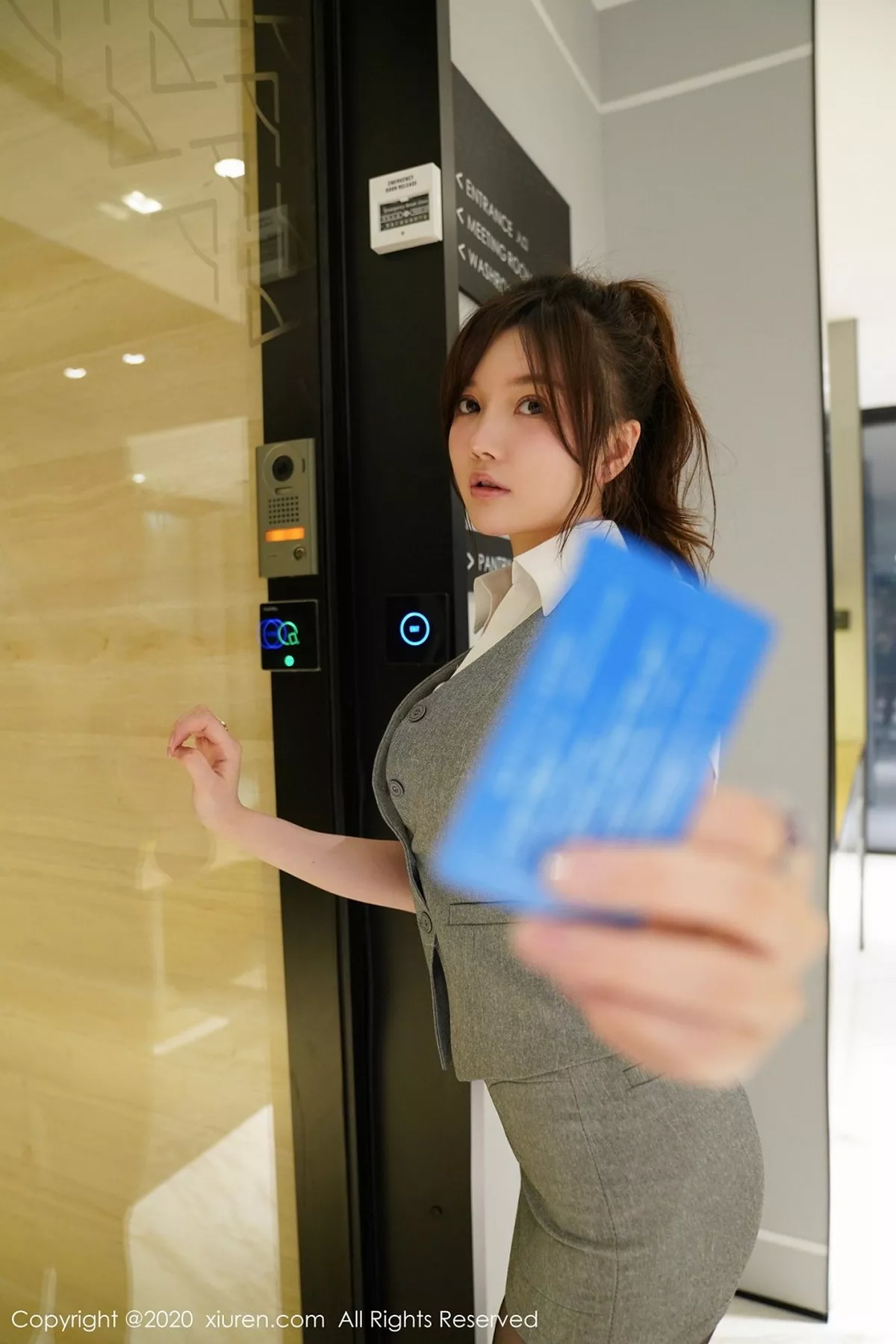 秀人集.com_[XiuRen秀人网]No.2326_女神糯美子Mini办公室职场制服主题超薄黑丝裤袜完美诱惑写真86P