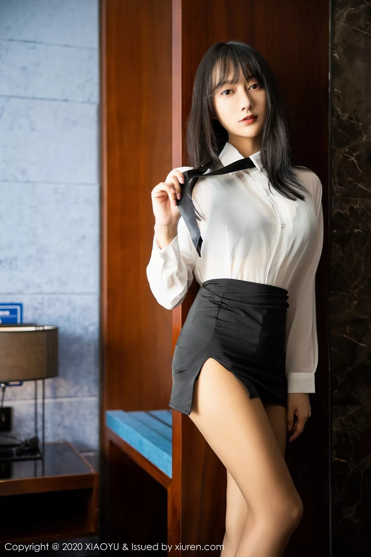 秀人集.com_[XiaoYu画语界]Vol.325_嫩模何嘉颖经典职场制服主题真空白衬衣配黑丝裤袜诱惑写真63P