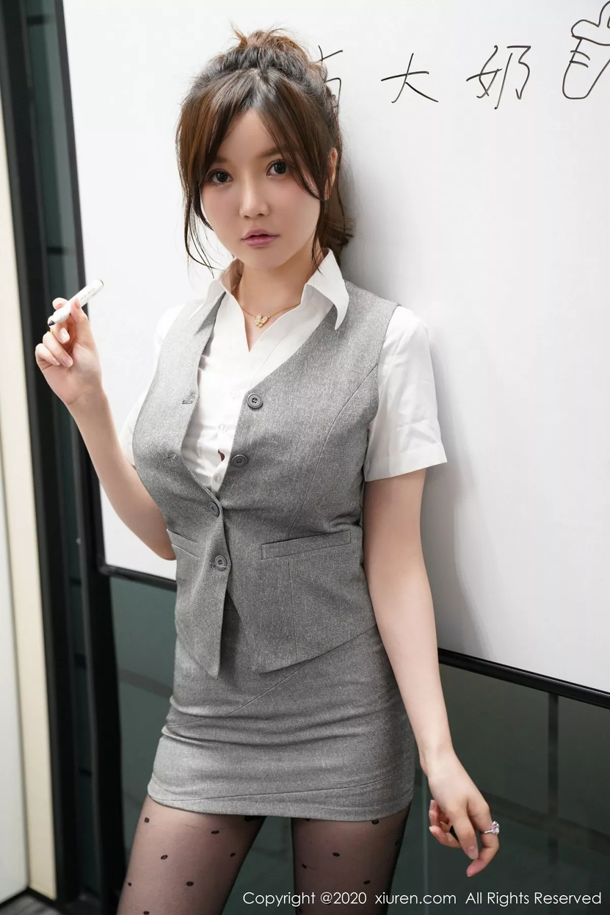 秀人集.com_[XiuRen秀人网]No.2326_女神糯美子Mini办公室职场制服主题超薄黑丝裤袜完美诱惑写真86P