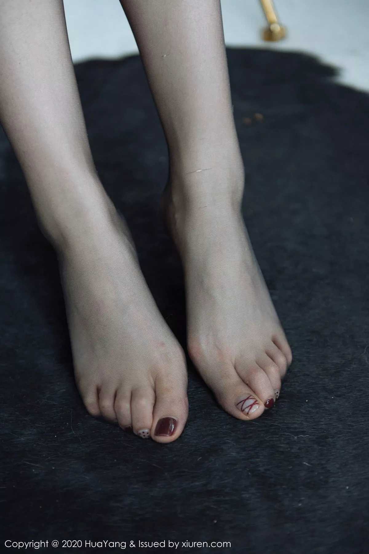 秀人集.com_[HuaYang花漾]Vol.255_女神Angela小热巴云南旅拍白色蕾丝内衣配开档黑丝诱惑写真60P