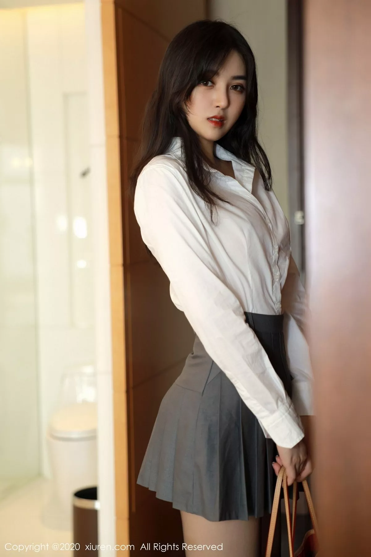 秀人集.com_[XiuRen秀人网]No.2330_嫩模韩静安私房性感白衬衣配短裙黑丝裤袜秀完美身材性感写真40P