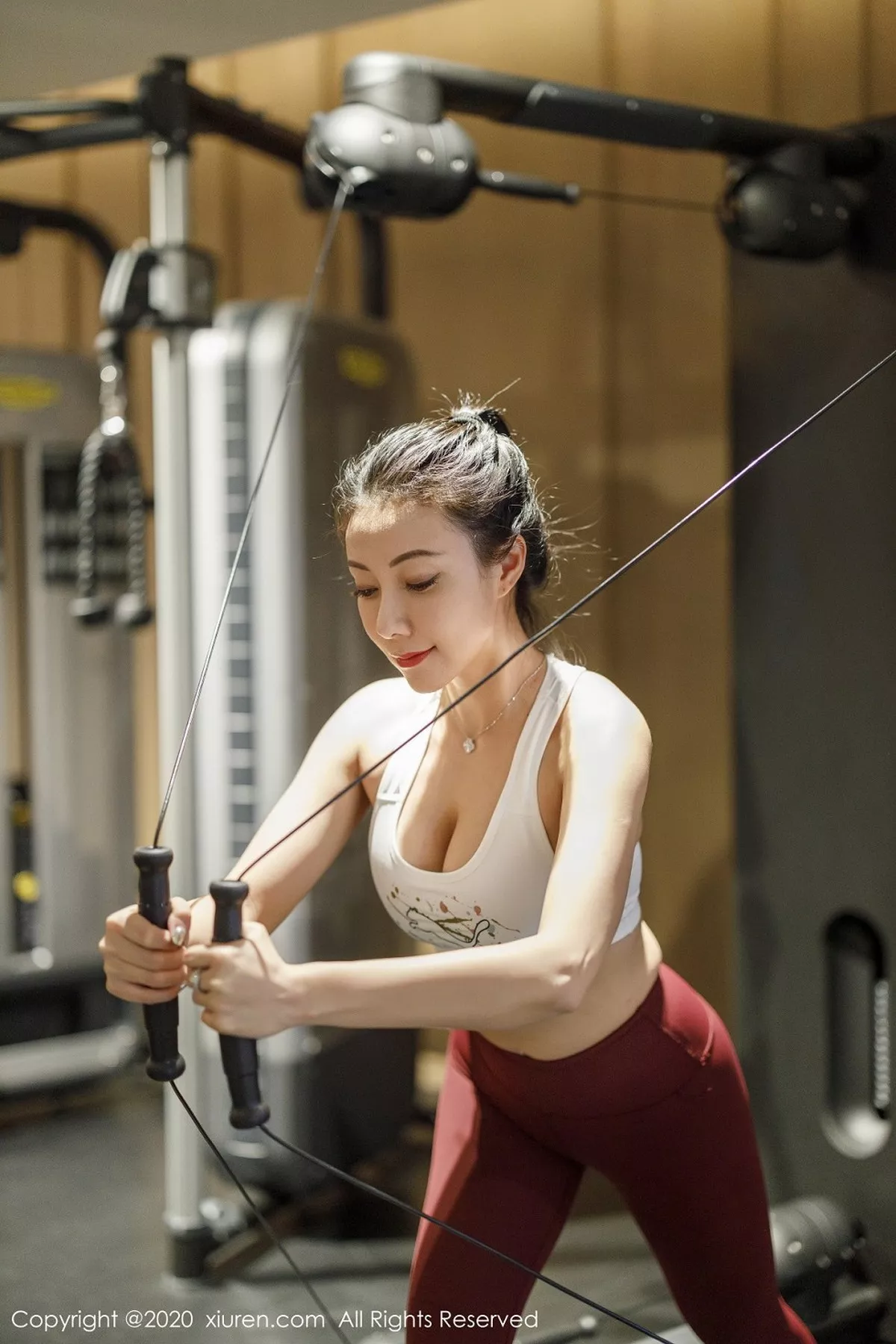 秀人集.com_[XiuRen秀人网]No.2332_御姐果儿Victoria时尚运动内衣浴室里无内肉丝湿身诱惑写真43P