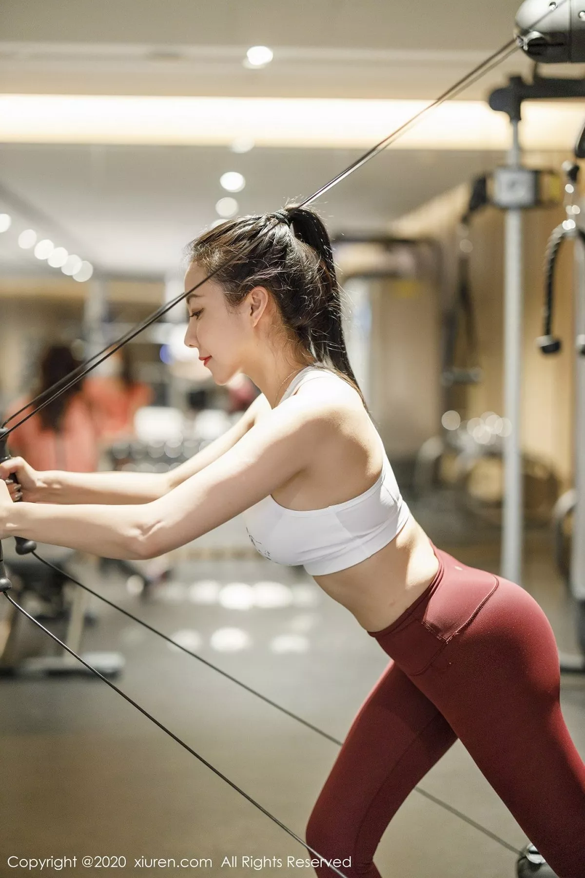 秀人集.com_[XiuRen秀人网]No.2332_御姐果儿Victoria时尚运动内衣浴室里无内肉丝湿身诱惑写真43P