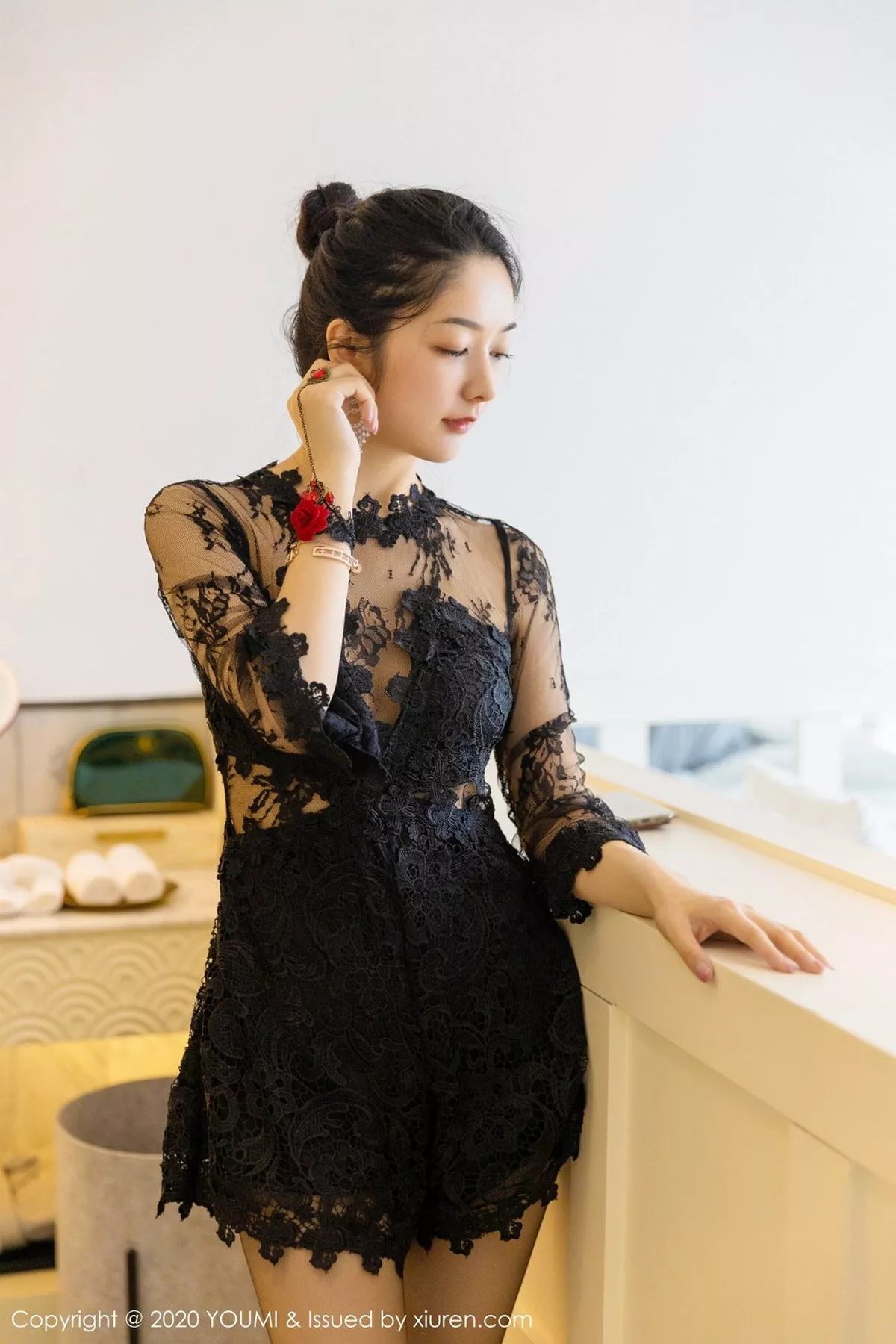 秀人集.com_[YouMi尤蜜荟]Vol.487_女神Angela小热巴大理旅拍性感内衣配开档肉丝裤袜诱惑写真66P