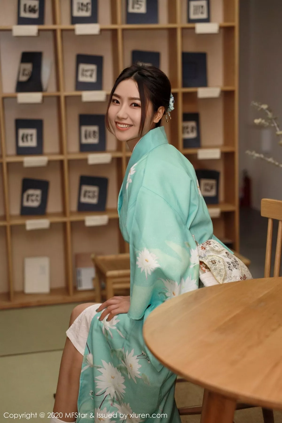 秀人集.com_[MFStar模范学院]Vol.332_嫩模方子萱私房床上日系和服半脱秀完美身材诱惑写真71P