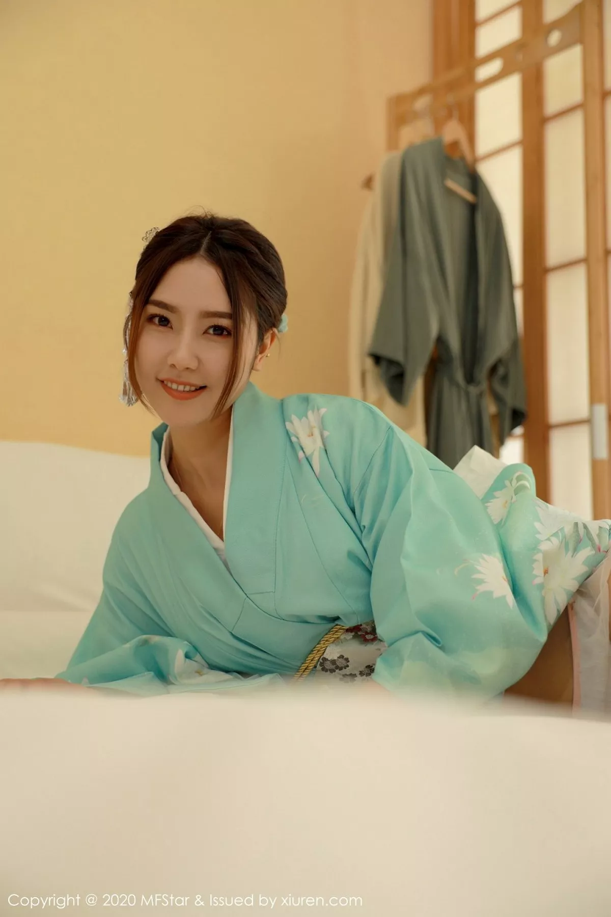 秀人集.com_[MFStar模范学院]Vol.332_嫩模方子萱私房床上日系和服半脱秀完美身材诱惑写真71P