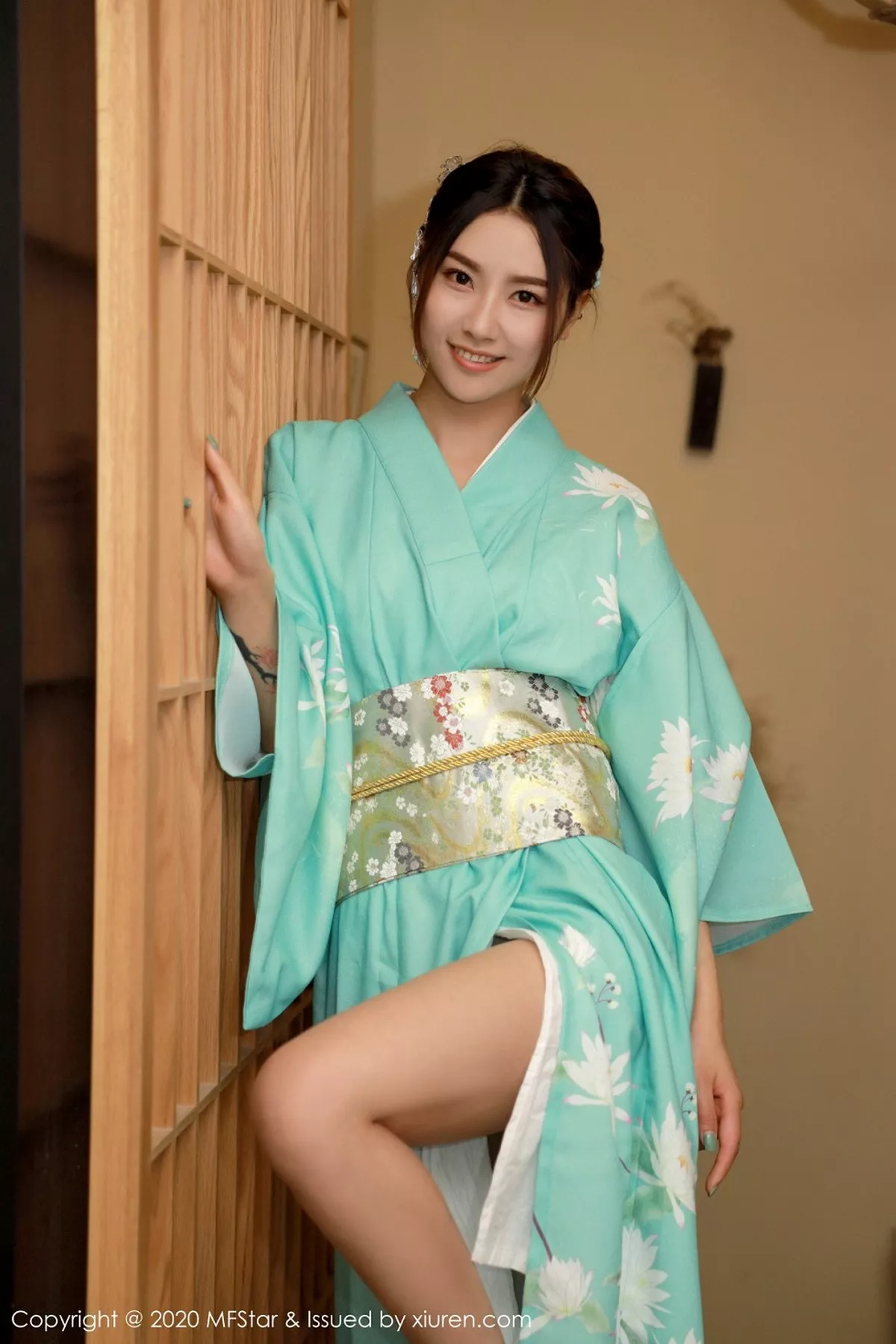 秀人集.com_[MFStar模范学院]Vol.332_嫩模方子萱私房床上日系和服半脱秀完美身材诱惑写真71P