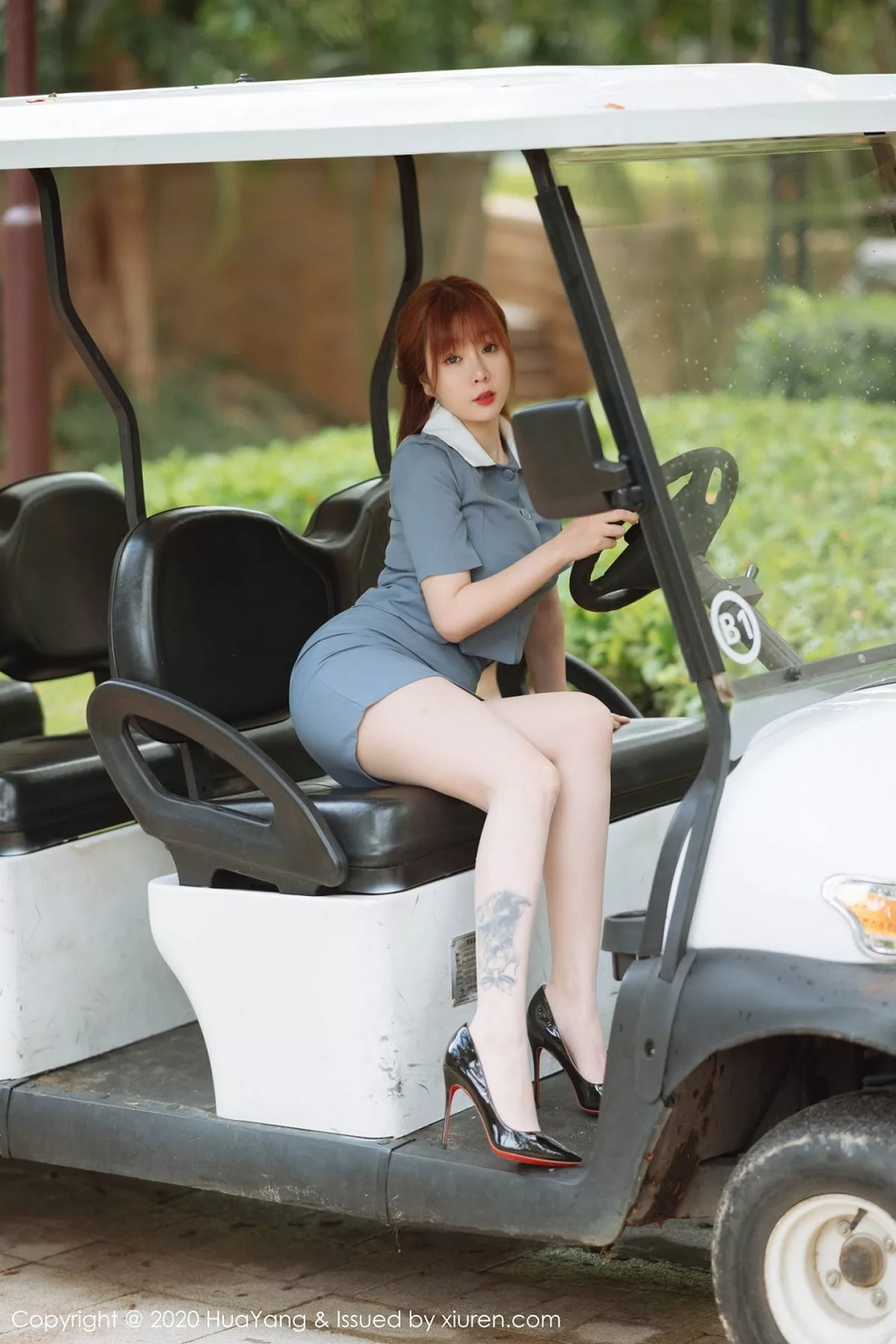 秀人集.com_[HuaYang花漾]Vol.257_女神王雨纯三亚旅拍户外职业装配无内肉丝裤袜诱惑写真87P