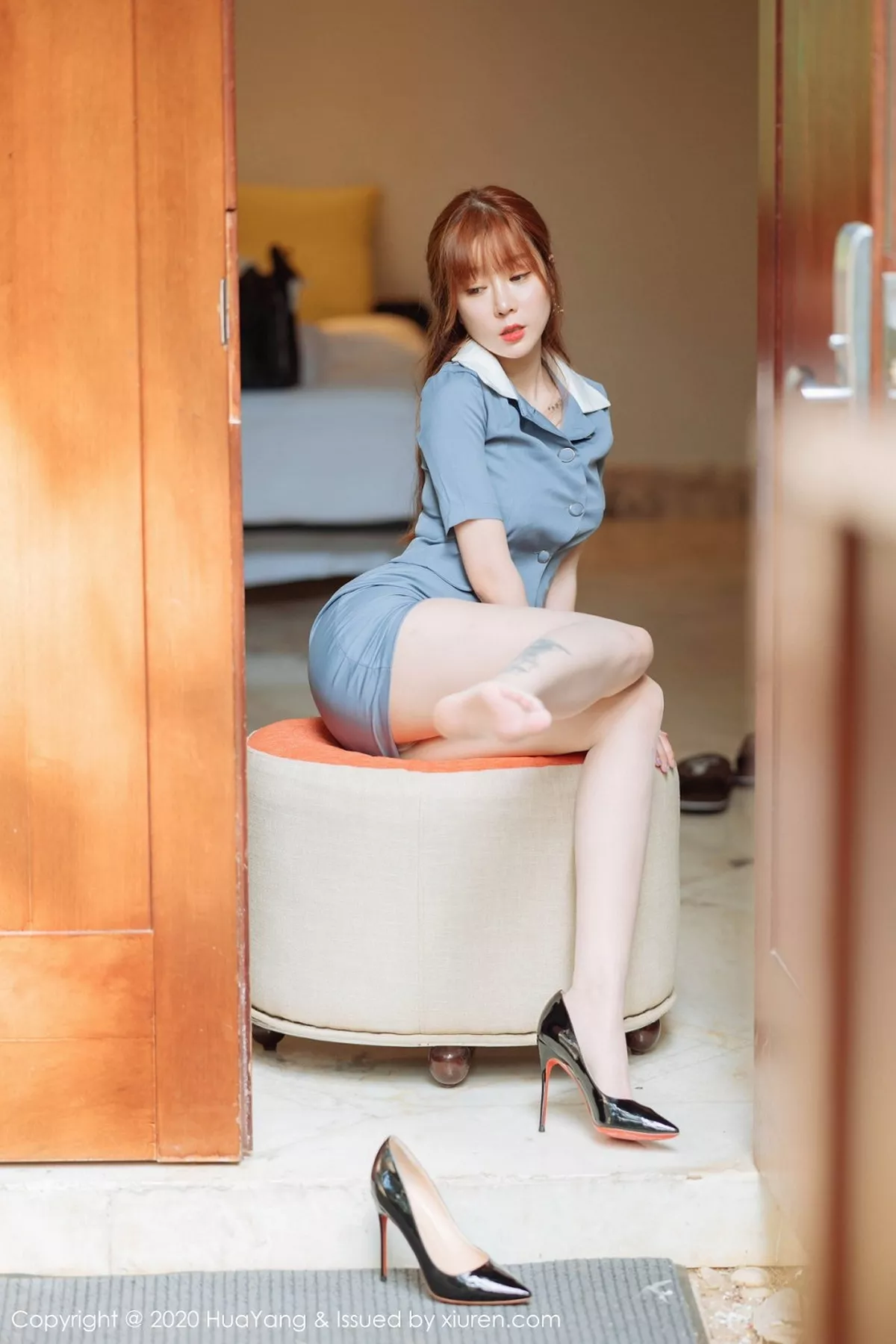 秀人集.com_[HuaYang花漾]Vol.257_女神王雨纯三亚旅拍户外职业装配无内肉丝裤袜诱惑写真87P