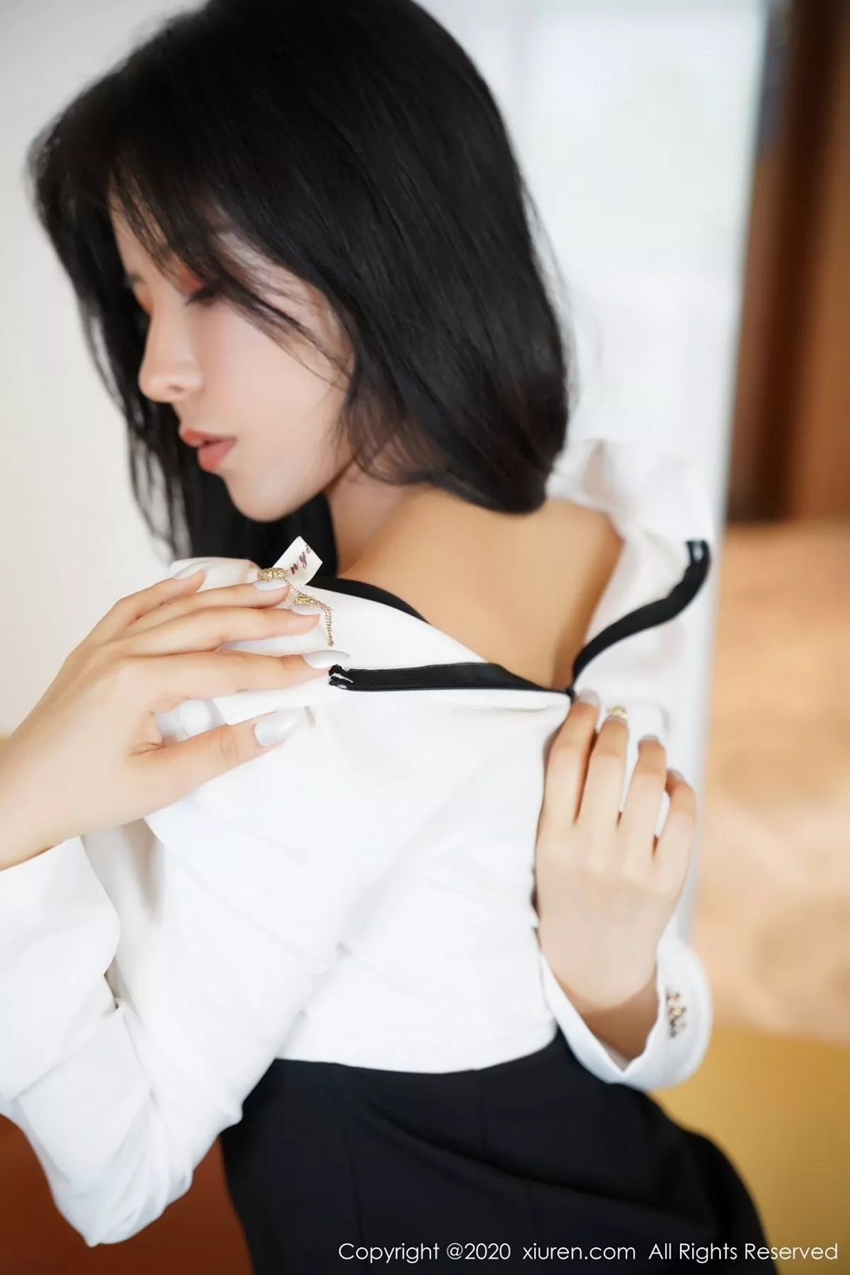 秀人集.com_[XiuRen秀人网]No.2346_嫩模奥莉经典职场秘书0L制服私房开档黑丝裤袜秀翘臀诱惑写真40P