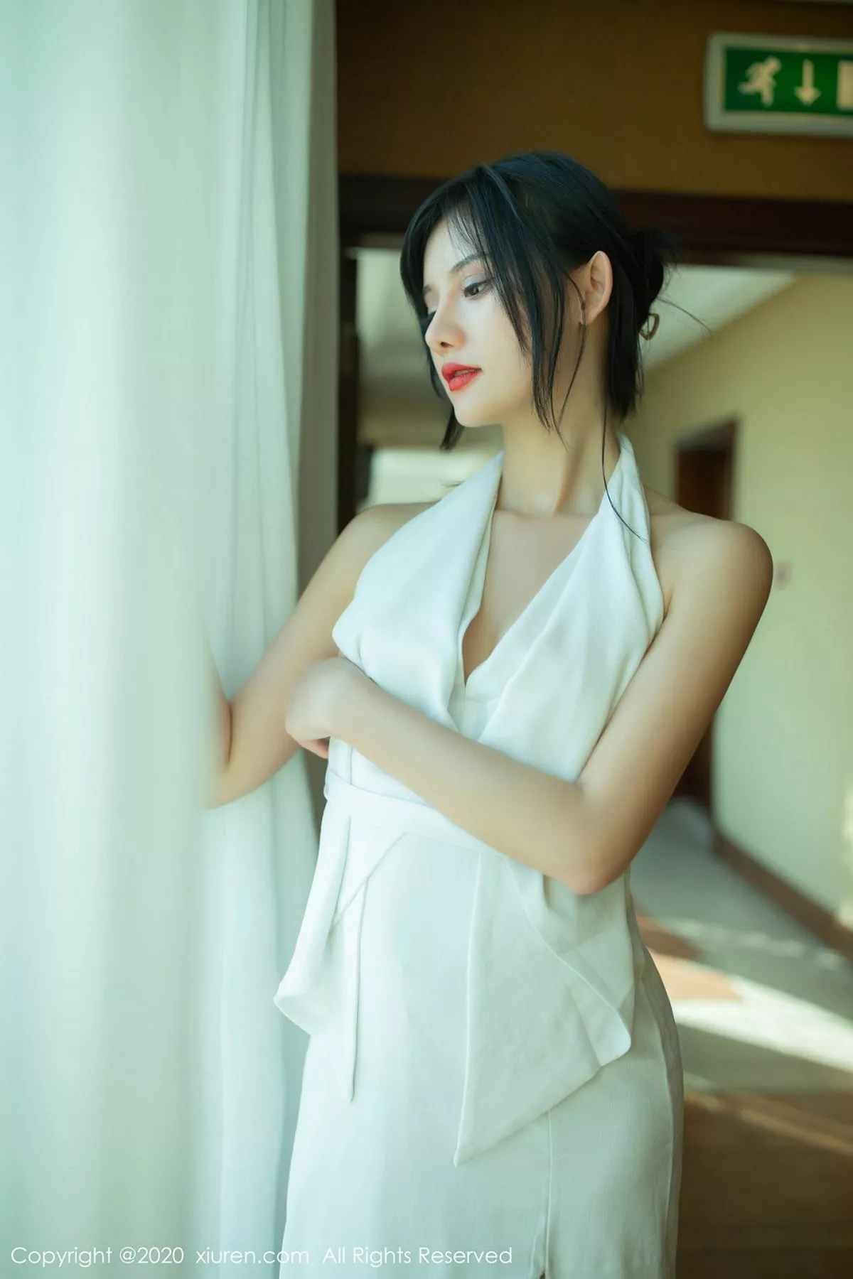 秀人集.com_[XiuRen秀人网]No.2389_女神就是阿朱啊东欧旅拍私房脱长裙露无内肉丝裤袜撩人诱惑写真68P