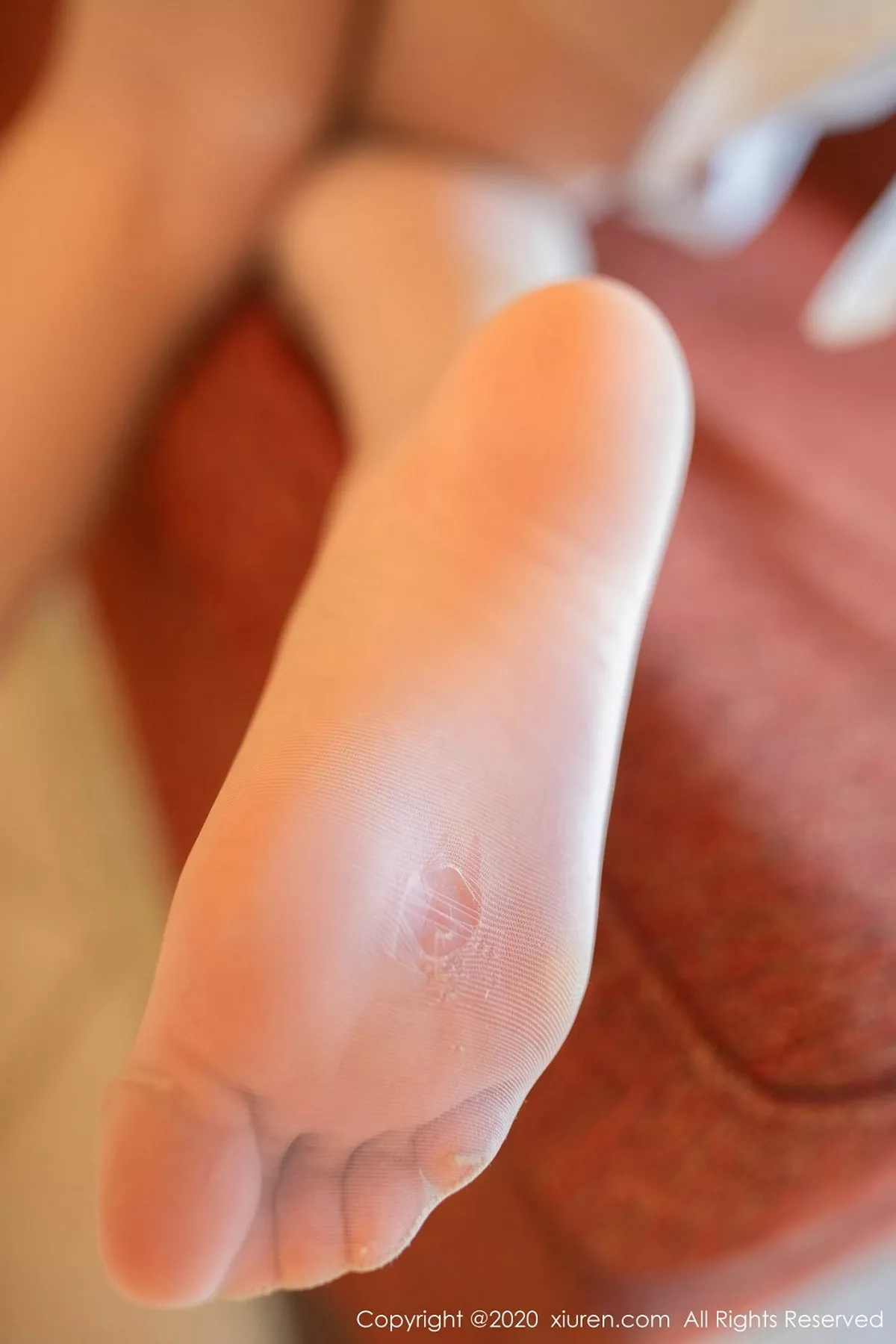 秀人集.com_[XiuRen秀人网]No.2389_女神就是阿朱啊东欧旅拍私房脱长裙露无内肉丝裤袜撩人诱惑写真68P