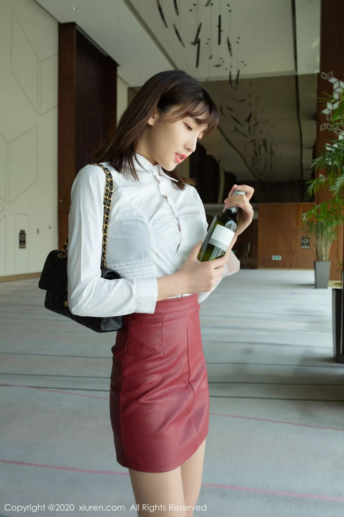 秀人集.com_[XiuRen秀人网]No.2393_嫩模陆萱萱乌镇+太湖旅拍剧情酒后女孩主题无内肉丝裤袜诱惑写真73P