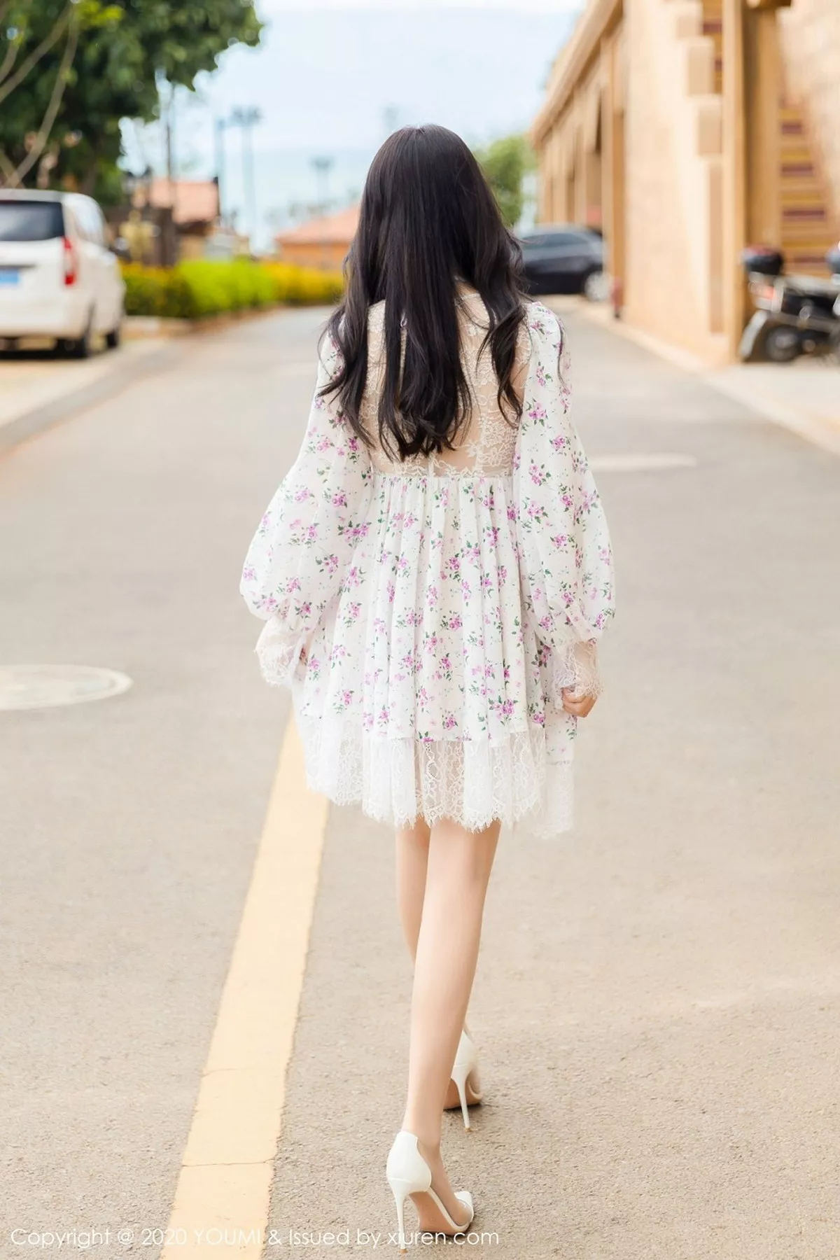 秀人集.com_[YouMi尤蜜荟]Vol.500_女神周于希Sandy大理旅拍小碎花裙子半脱秀完美身材诱惑写真58P