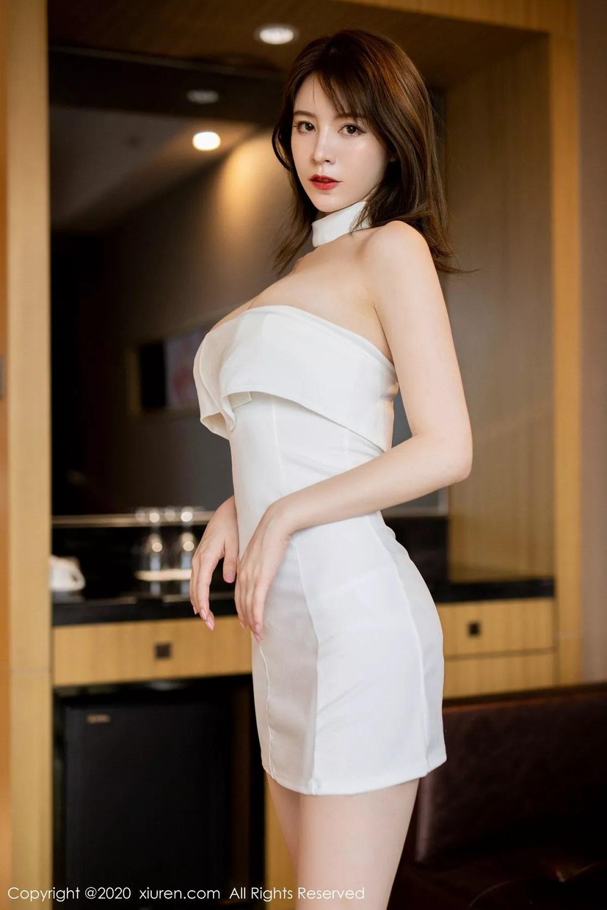 秀人集.com_[XiuRen秀人网]No.2402_嫩模yoo优优私房脱白色抹胸礼裙露性感白色内衣撩人诱惑写真50P