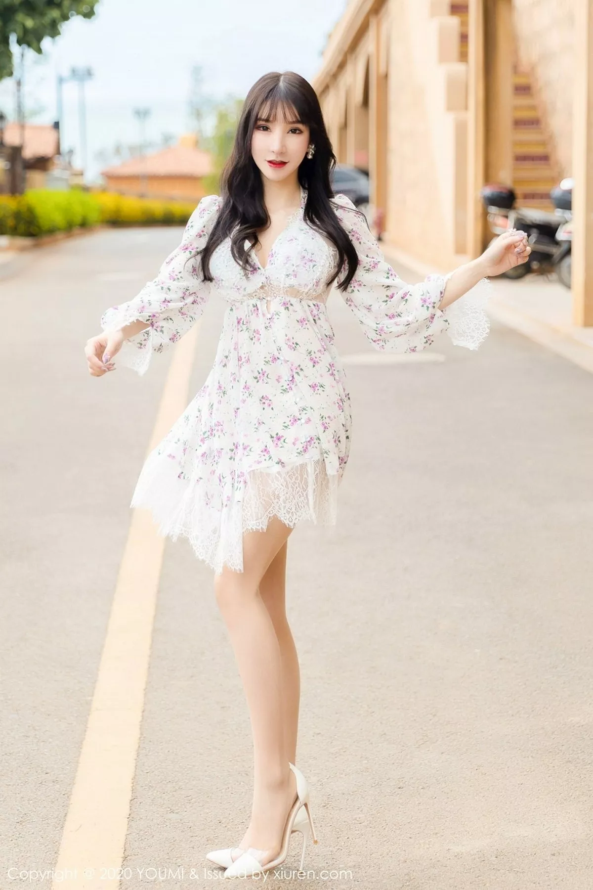 秀人集.com_[YouMi尤蜜荟]Vol.500_女神周于希Sandy大理旅拍小碎花裙子半脱秀完美身材诱惑写真58P