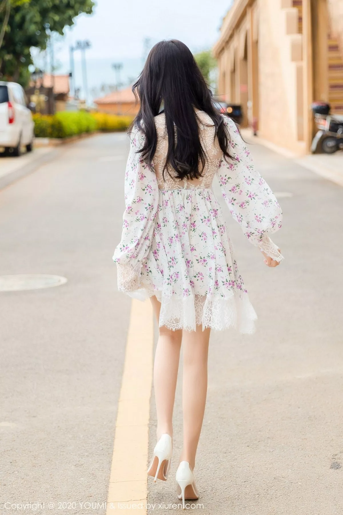 秀人集.com_[YouMi尤蜜荟]Vol.500_女神周于希Sandy大理旅拍小碎花裙子半脱秀完美身材诱惑写真58P