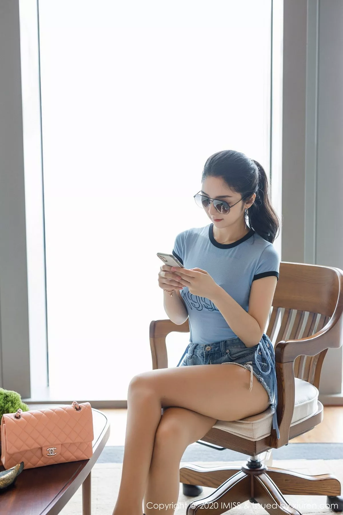 秀人集.com_[IMISS爱蜜社]Vol.489_嫩模Angela小热巴脱牛仔裤露高叉连体衣肉丝裤袜诱惑写真108P