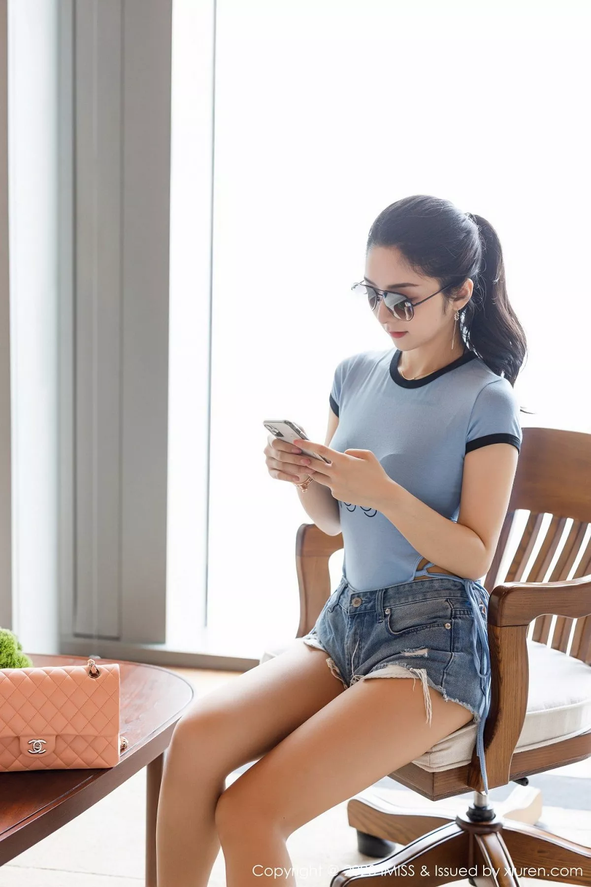 秀人集.com_[IMISS爱蜜社]Vol.489_嫩模Angela小热巴脱牛仔裤露高叉连体衣肉丝裤袜诱惑写真108P