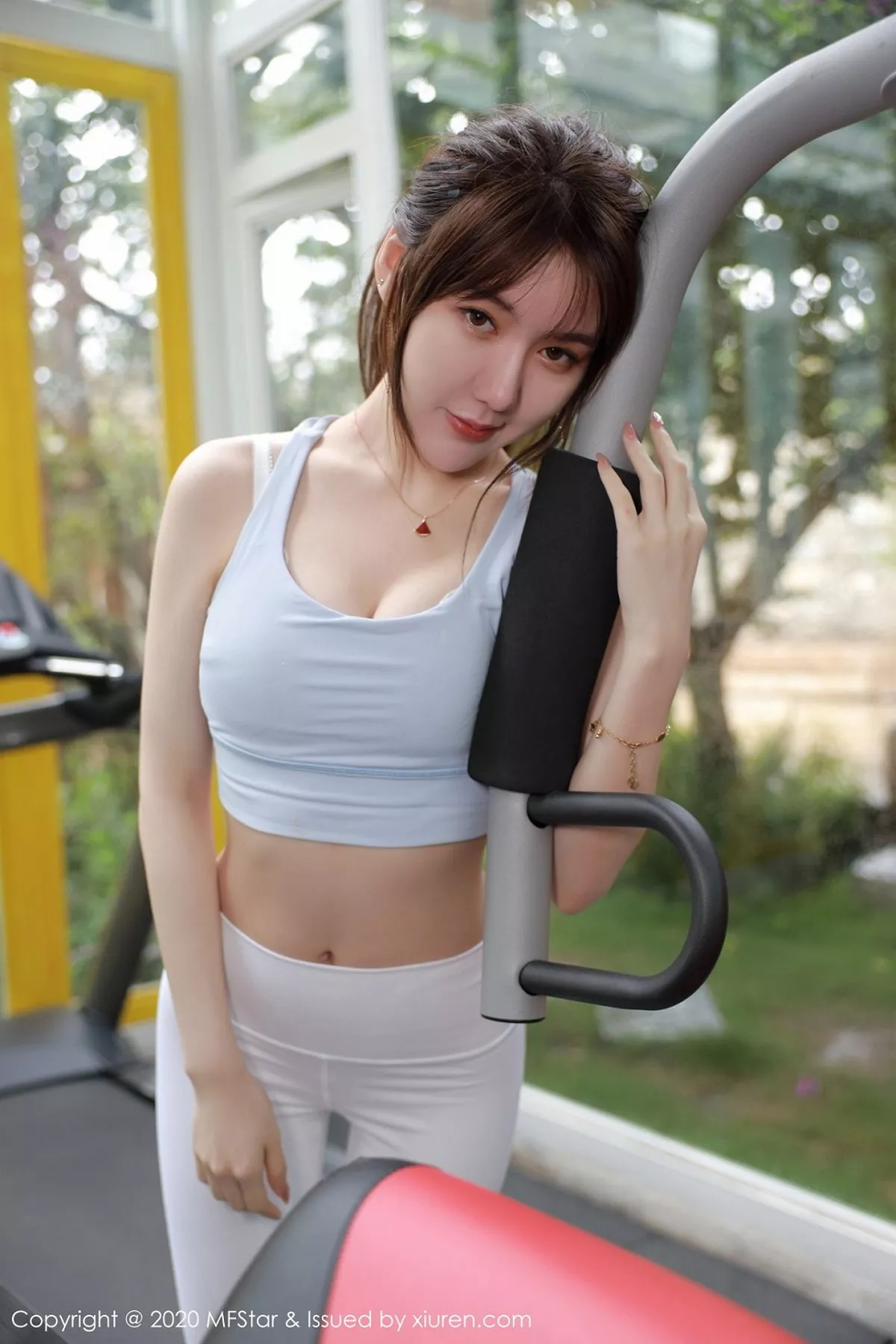 秀人集.com_[MFStar模范学院]Vol.365_嫩模薛琪琪sandy大理旅拍健身房紧身运动裤秀翘臀诱惑写真46P