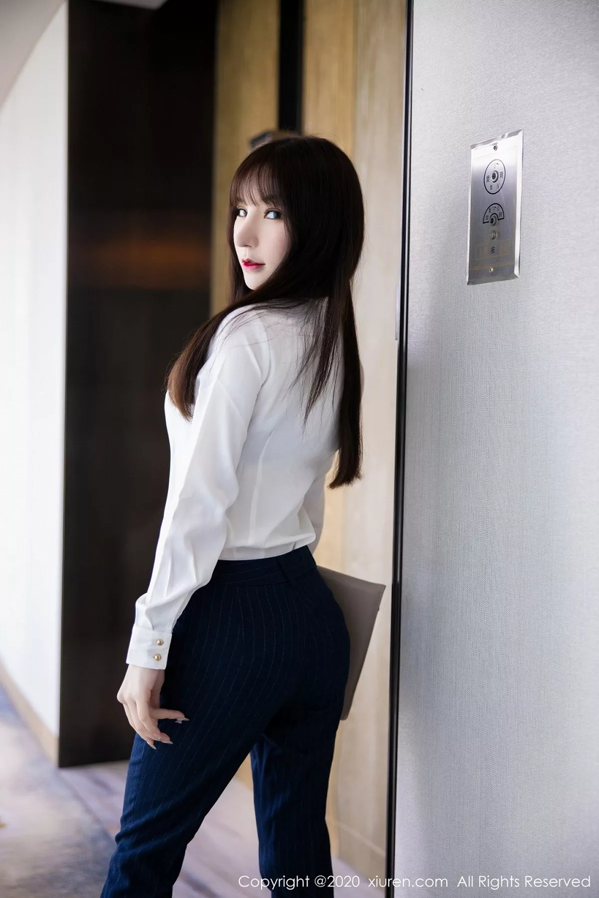 秀人集.com_[XiuRen秀人网]No.2356_女神周于希Sandy酒店私人管家主题私房肉丝裤袜秀美腿诱惑写真73P